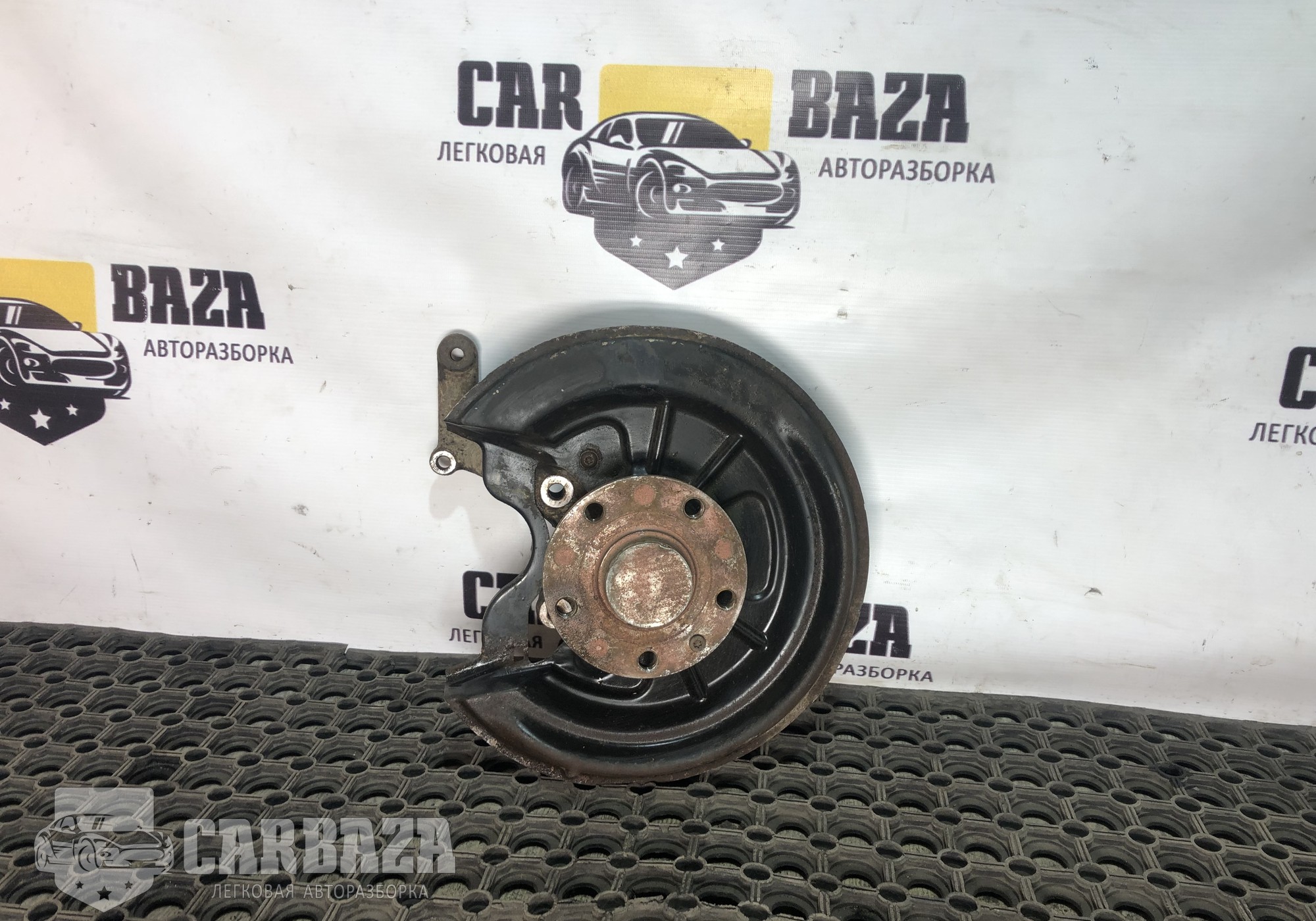 1K0505436P Кулак поворотный задний правый R для Skoda Octavia