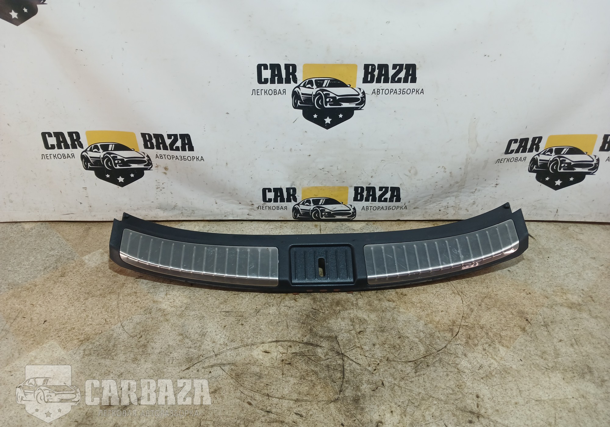 8499211CA0A Накладка замка багажника