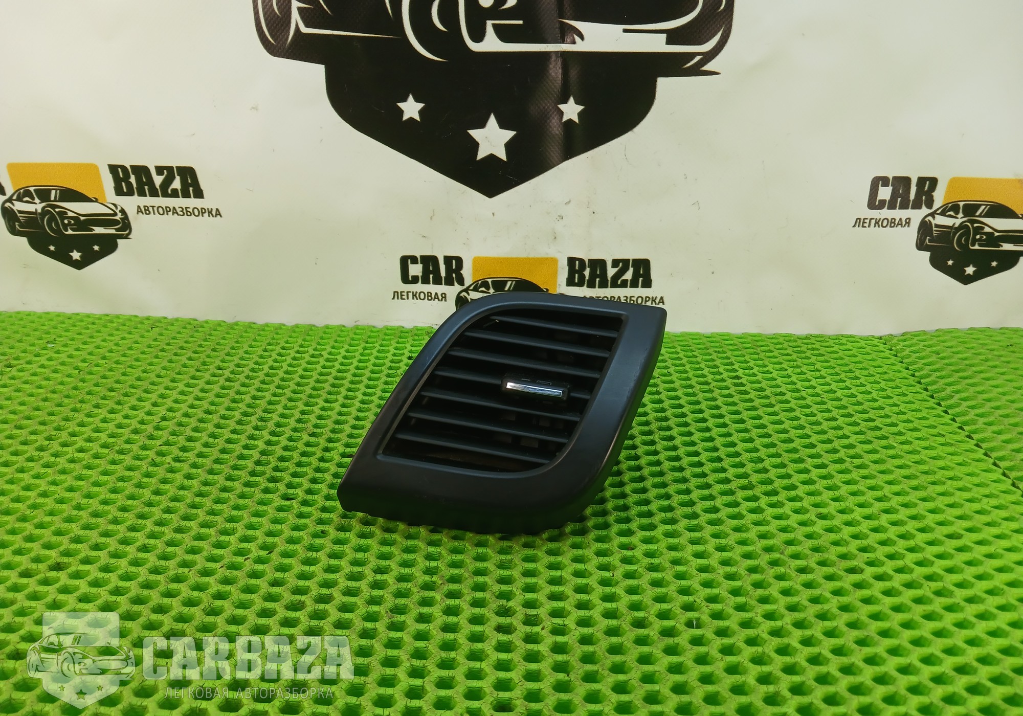 974804L000 Дефлектор воздушный правый для Hyundai Solaris I (с 2010 по 2017)