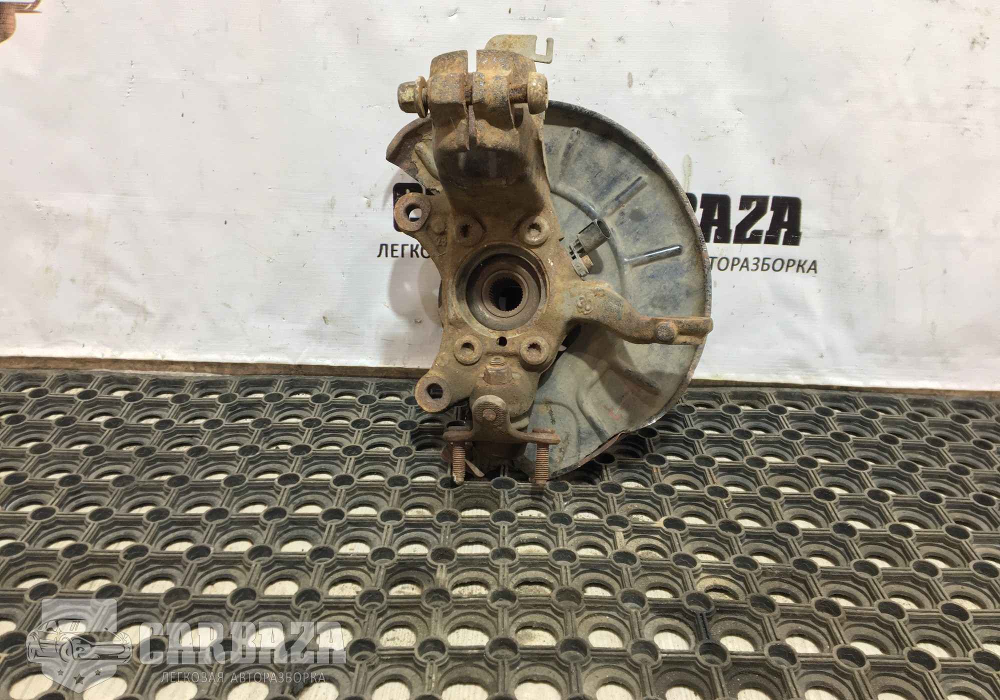 1K0407256AA Кулак передний правый R для Skoda Octavia