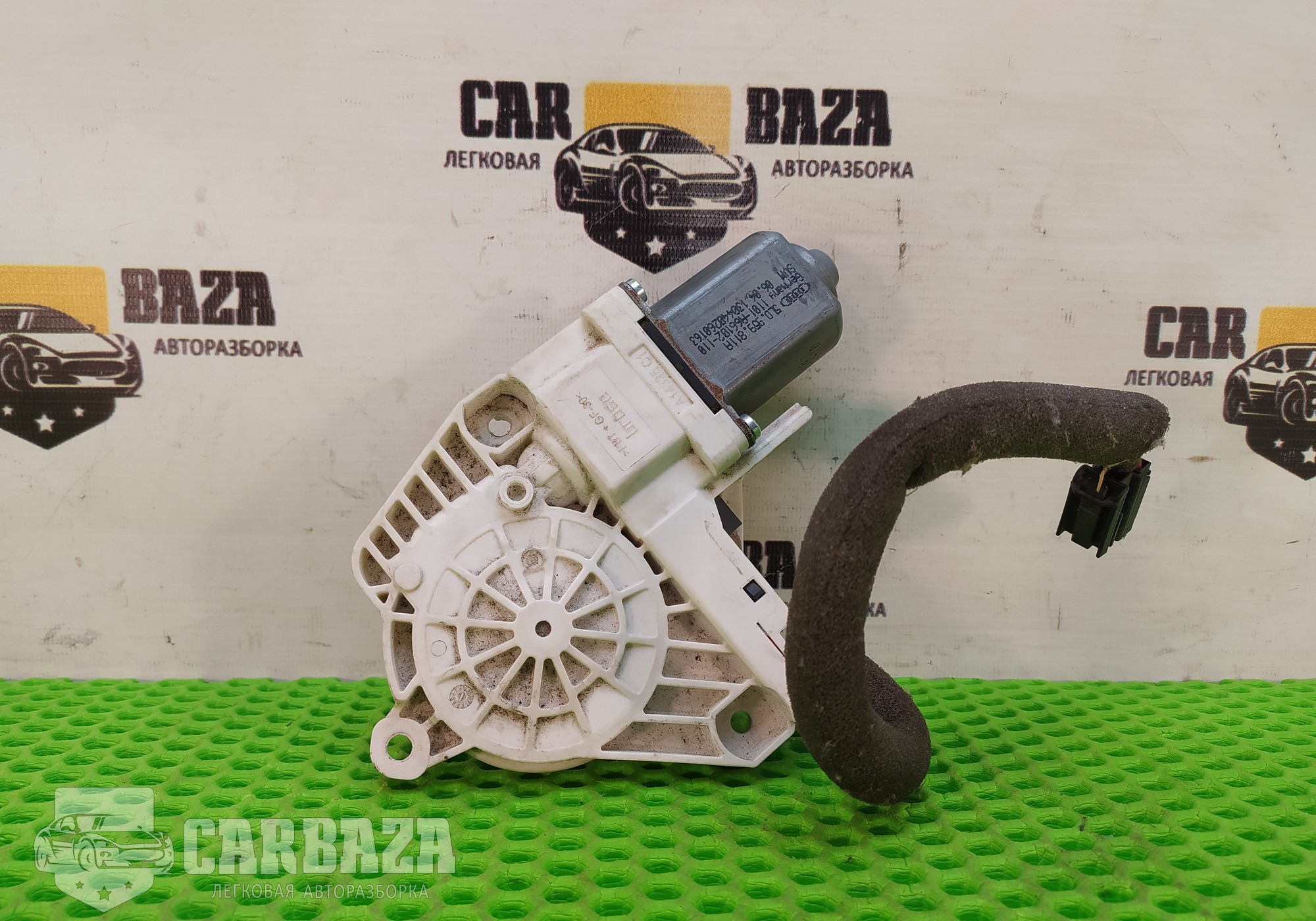 5L0959811A Моторчик стеклоподъемника задний левый для Skoda Yeti (с 2009 по 2018)