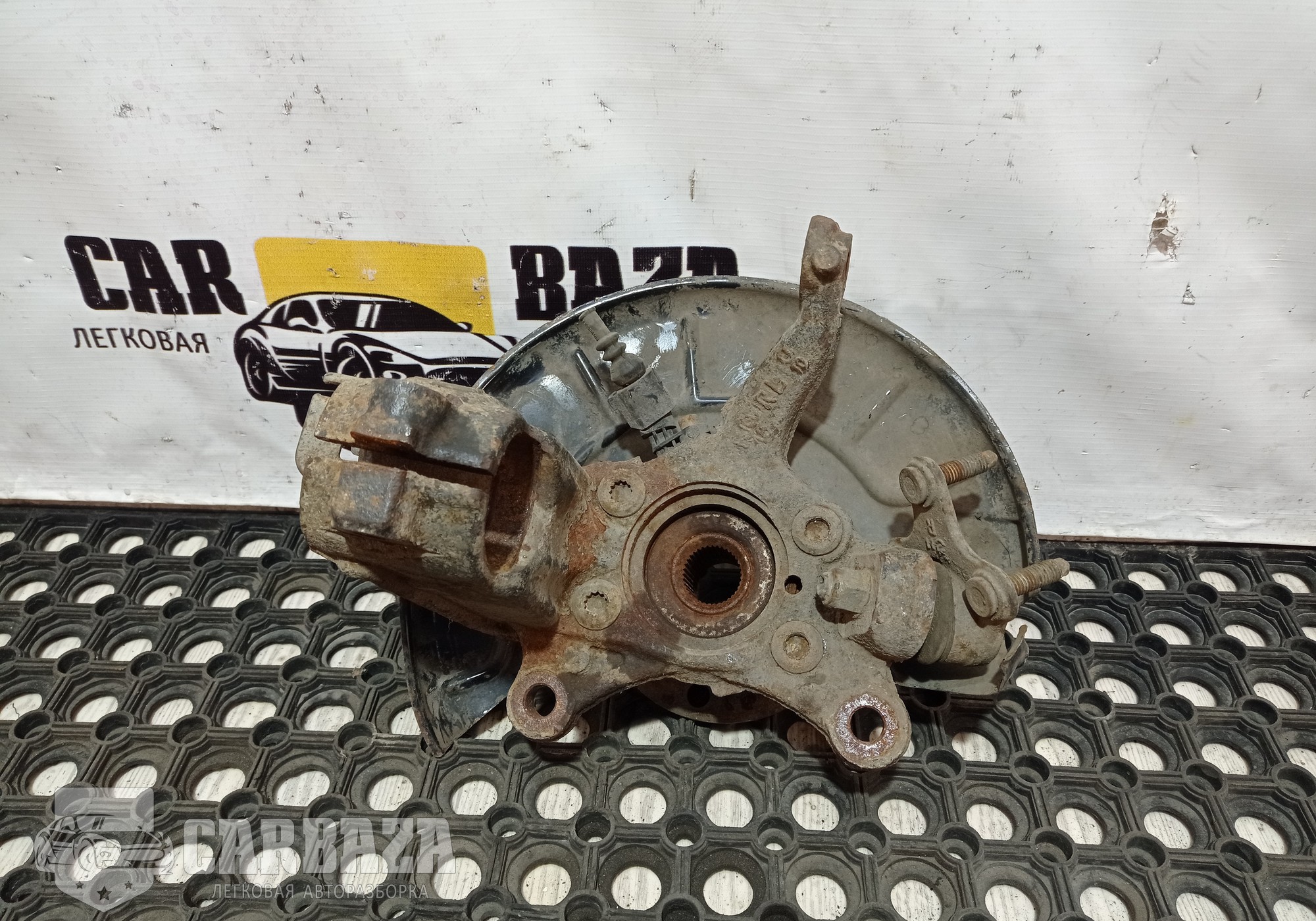 1K0407256AA Кулак передний правый R для Volkswagen Touran