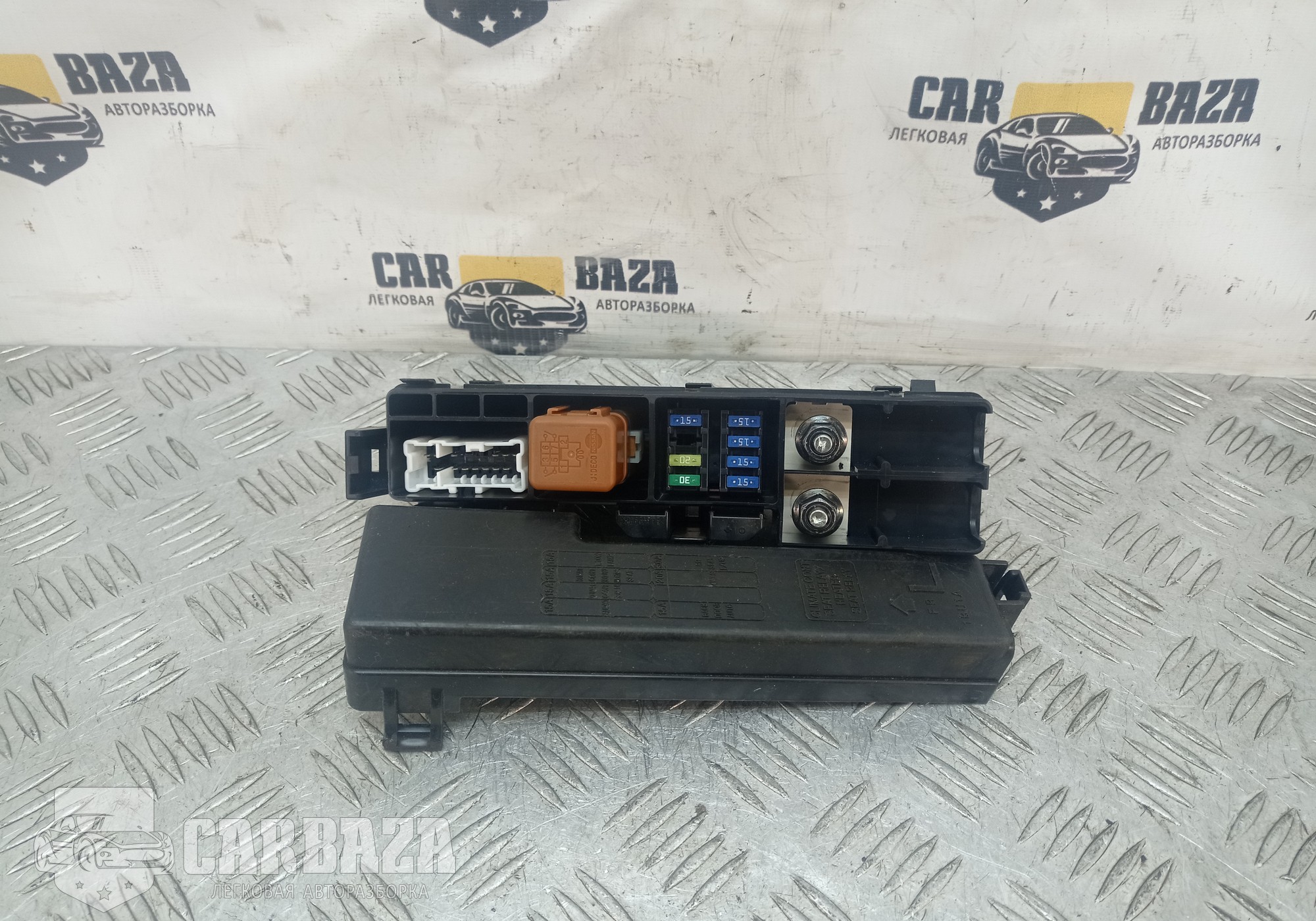 240281BU0A Блок предохранителей салона