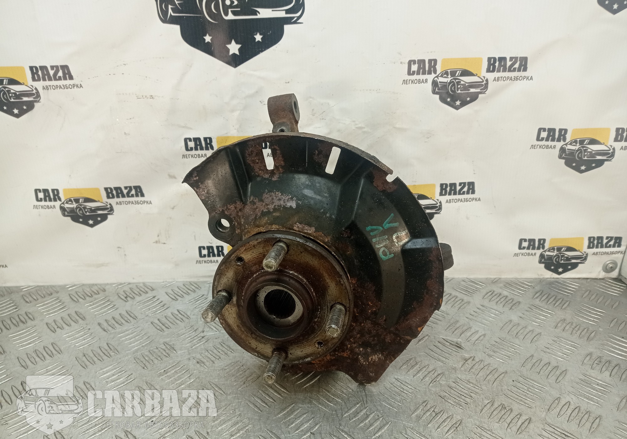 517150U001 Кулак передний левый