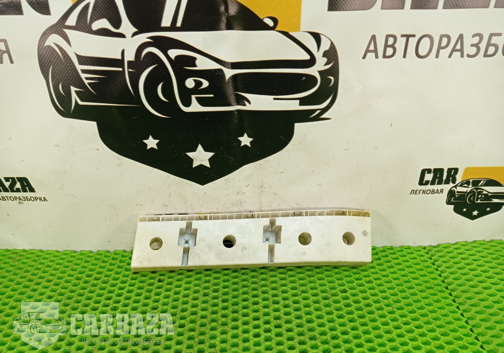 852261CA0A Кронштейн заднего бампера правый