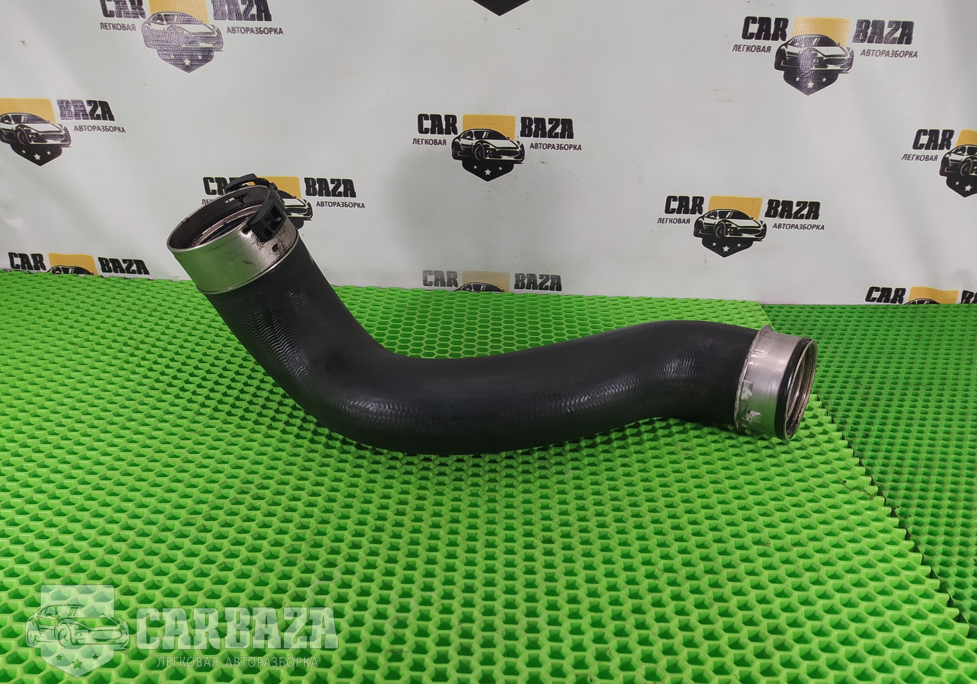 A2045280682 Патрубок интеркулера правый R для Mercedes-Benz CLS-class C218 (с 2010 по 2017)