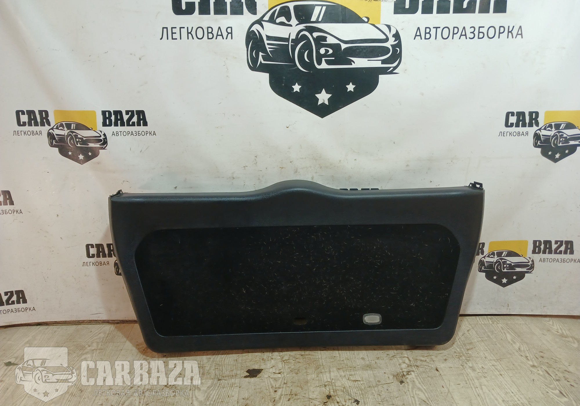 A1647401770 Накладка крышки багажника W164 для Mercedes-Benz M-class W164 (с 2005 по 2011)