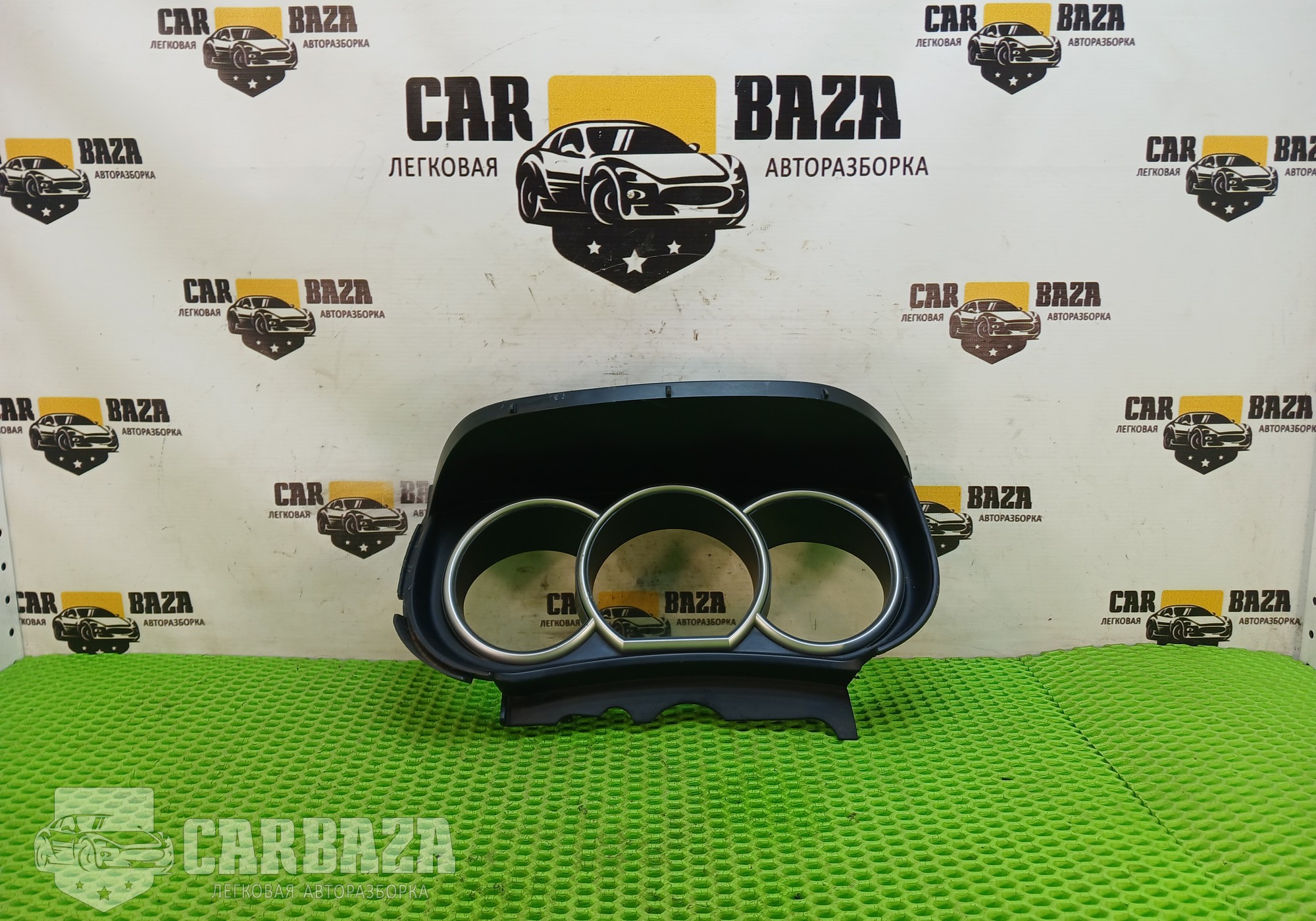 68240EL00A Накладка панели приборов С11 для Nissan Tiida I (с 2004 по 2014)