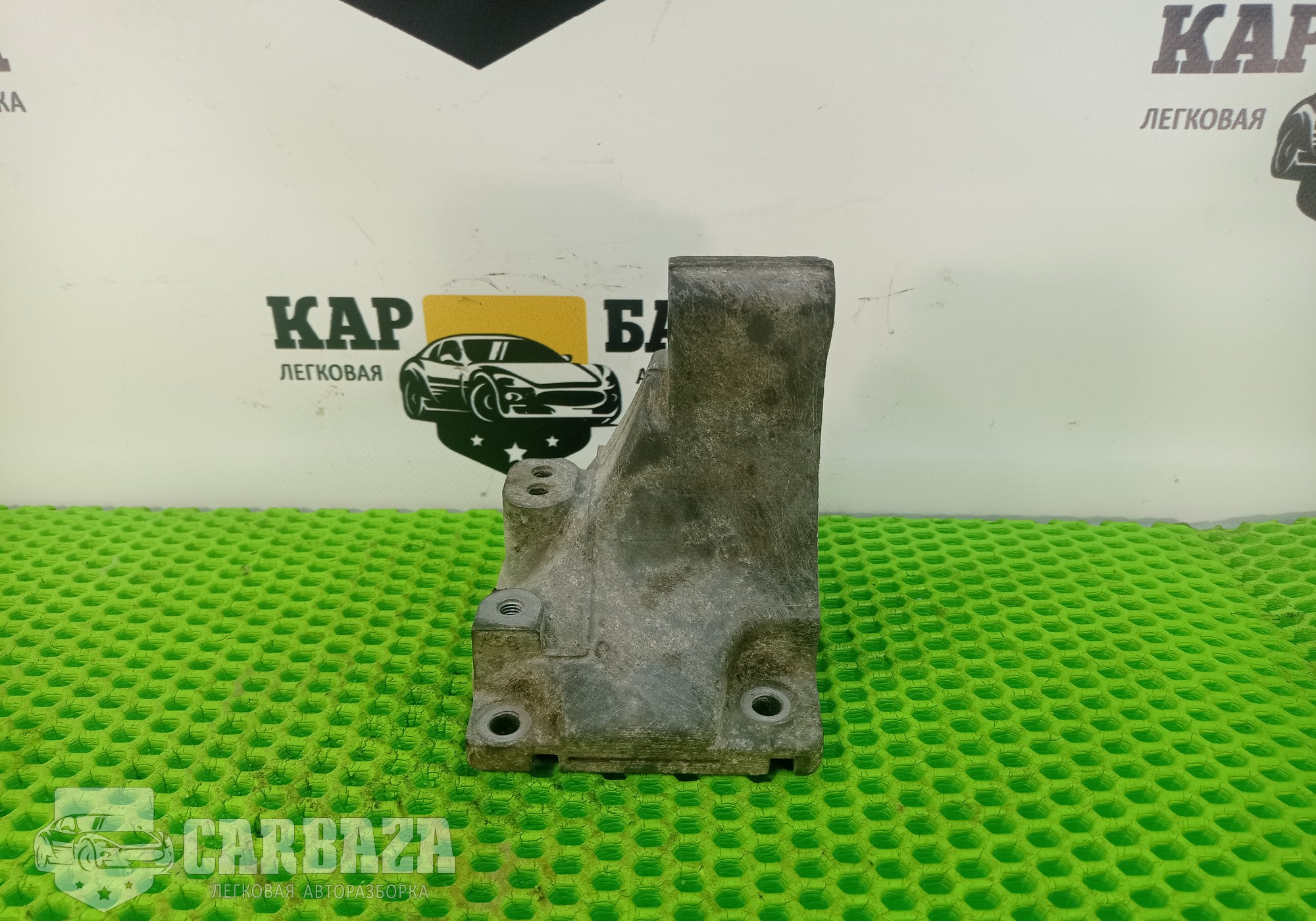 1251137010 Кронштейн генератора