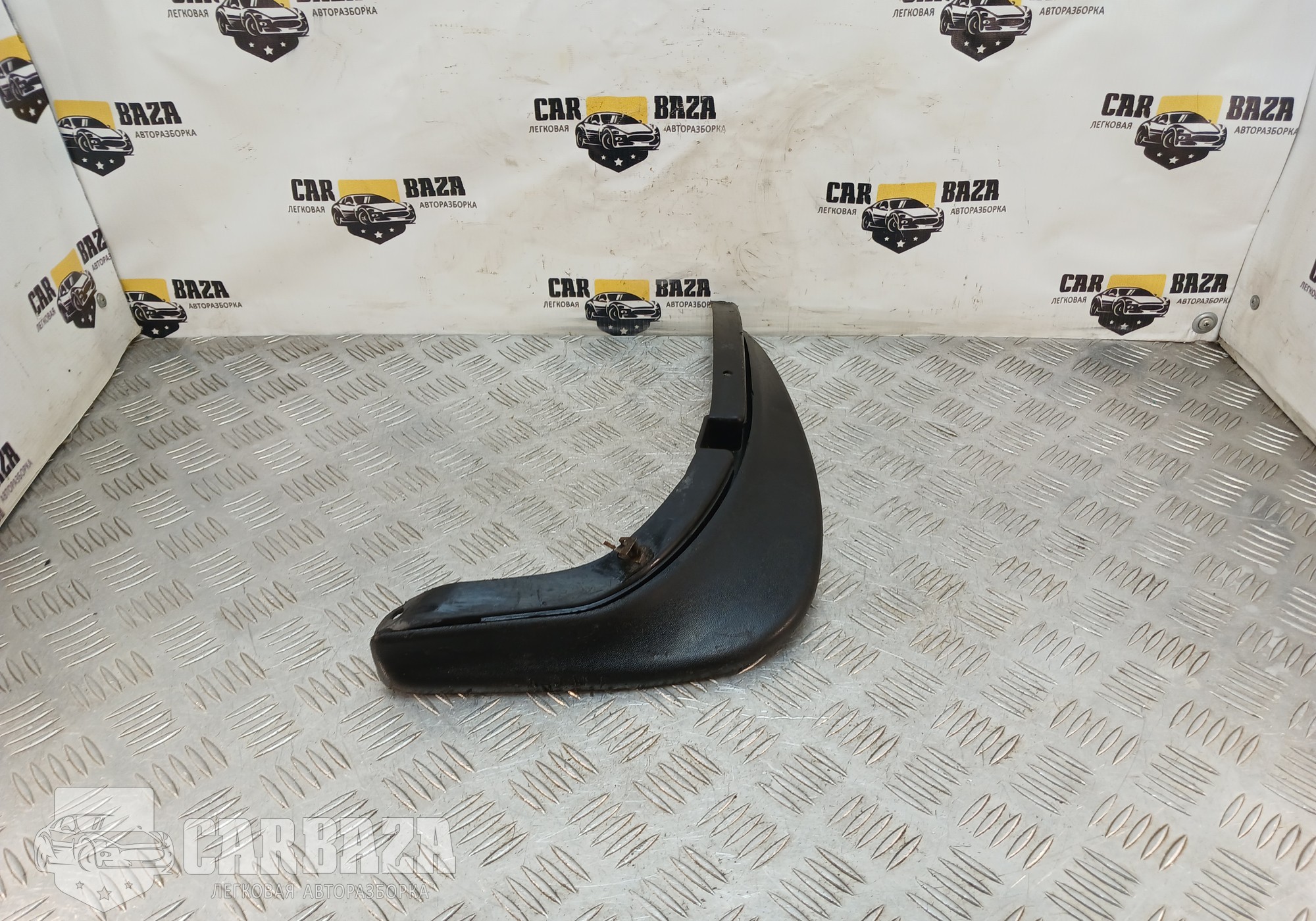 1Z0821822A Брызговик задний правый для Skoda Octavia II (с 2004 по 2013)