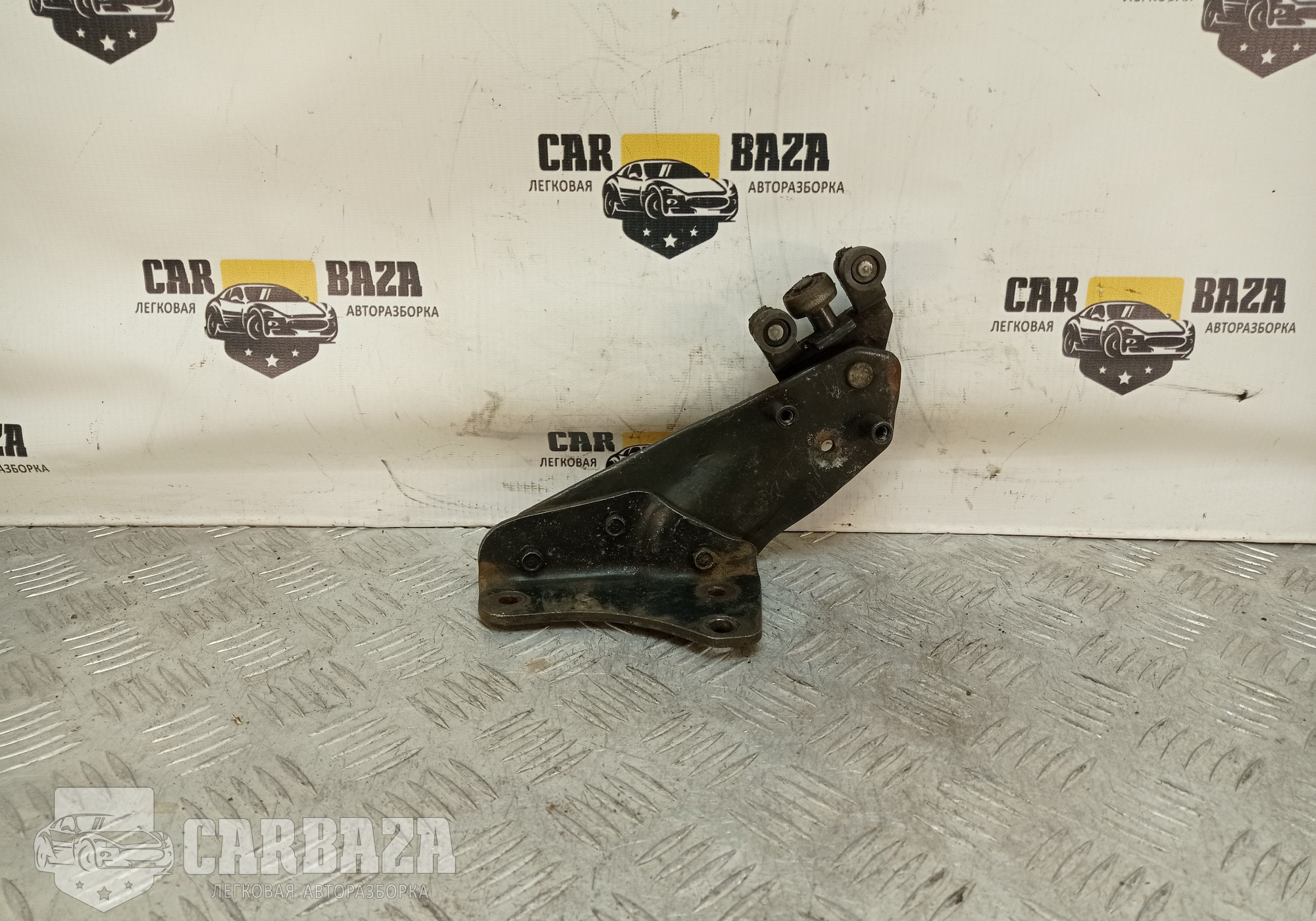 839704A100 Ролик раздвижной двери для Hyundai Starex (с 1996 по 2007)