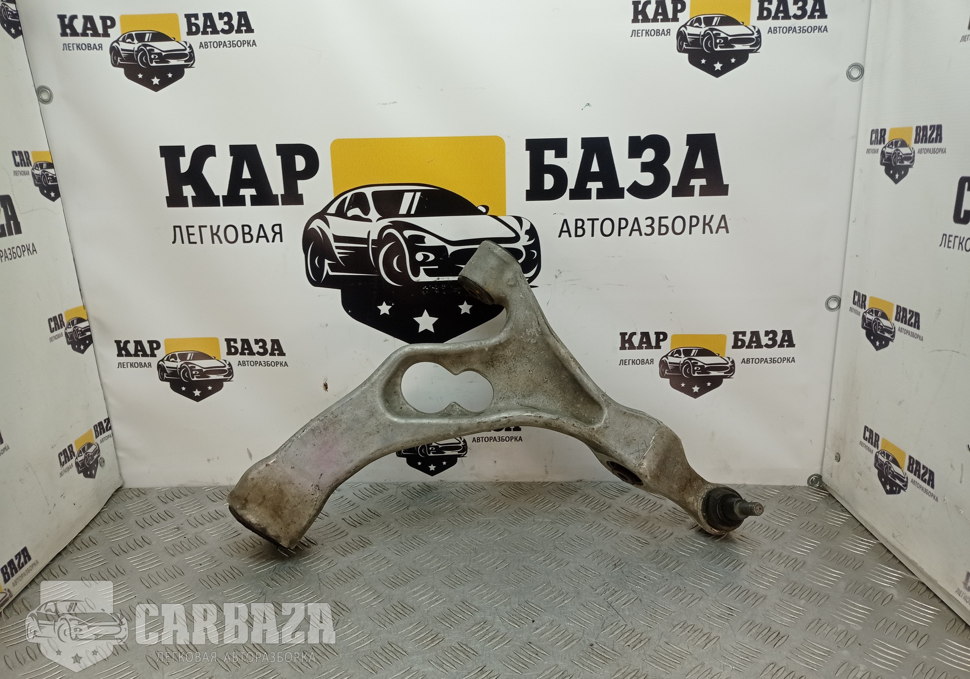 7L8407151K Рычаг подвески передний левый
