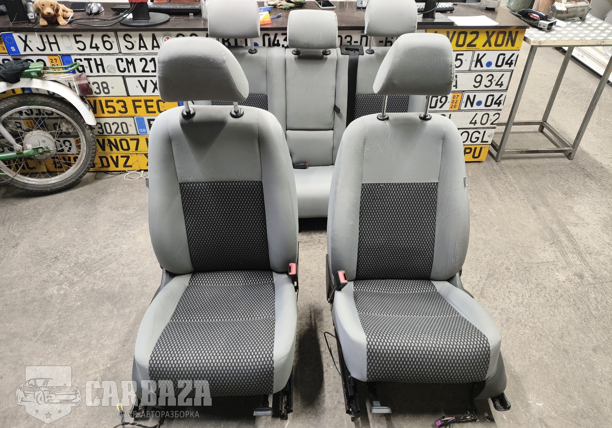 1K0885321H Сиденье салонное (комплект) для Volkswagen Tiguan
