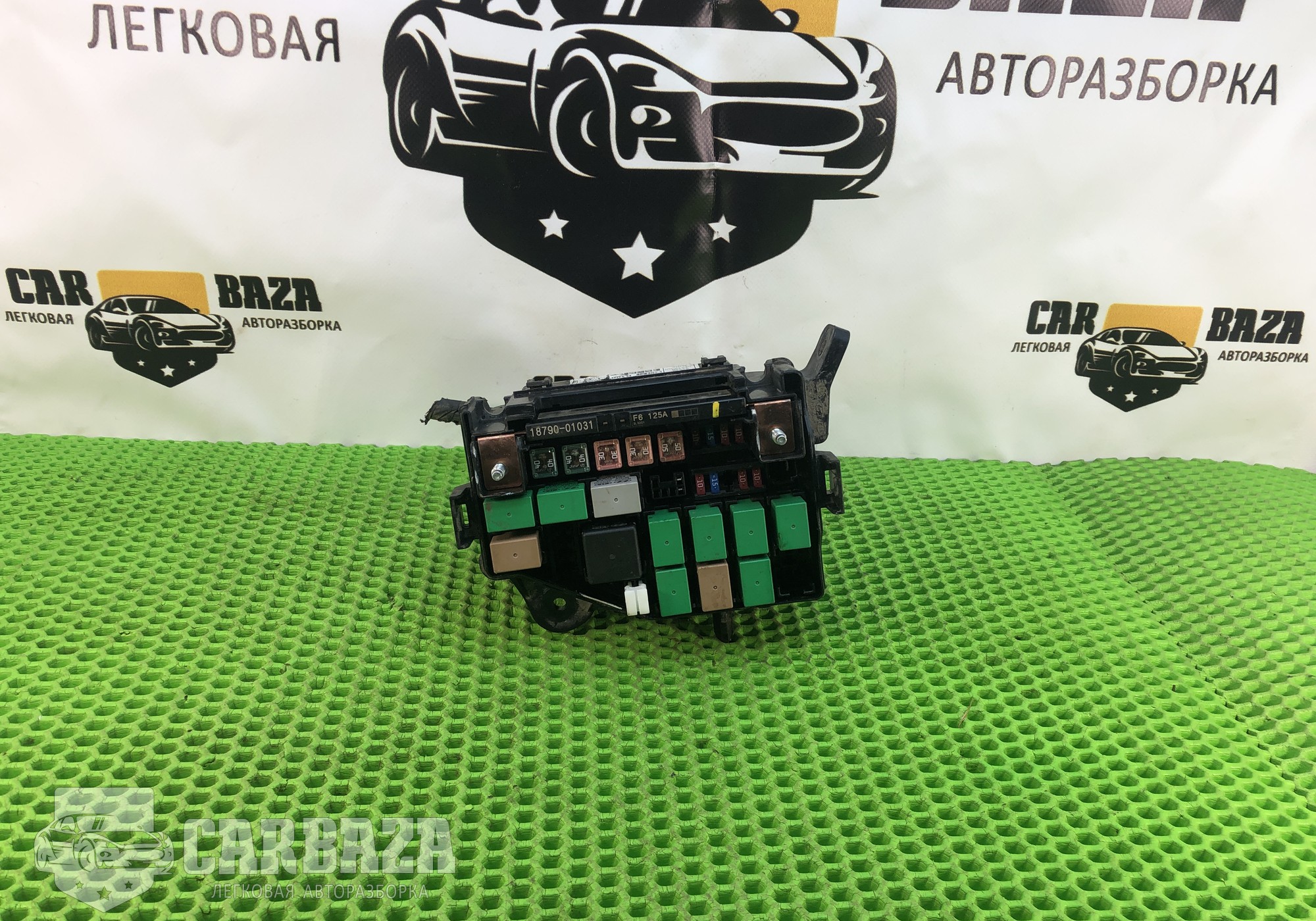 912404Y100 Блок предохранителей подкапотный