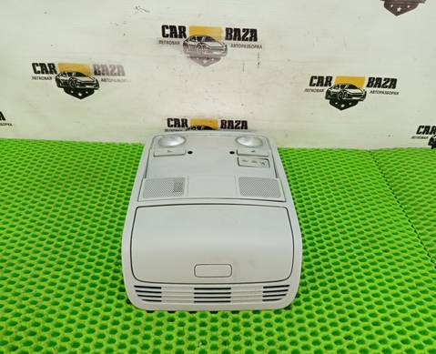 1K0868837E Плафон освещения для Skoda