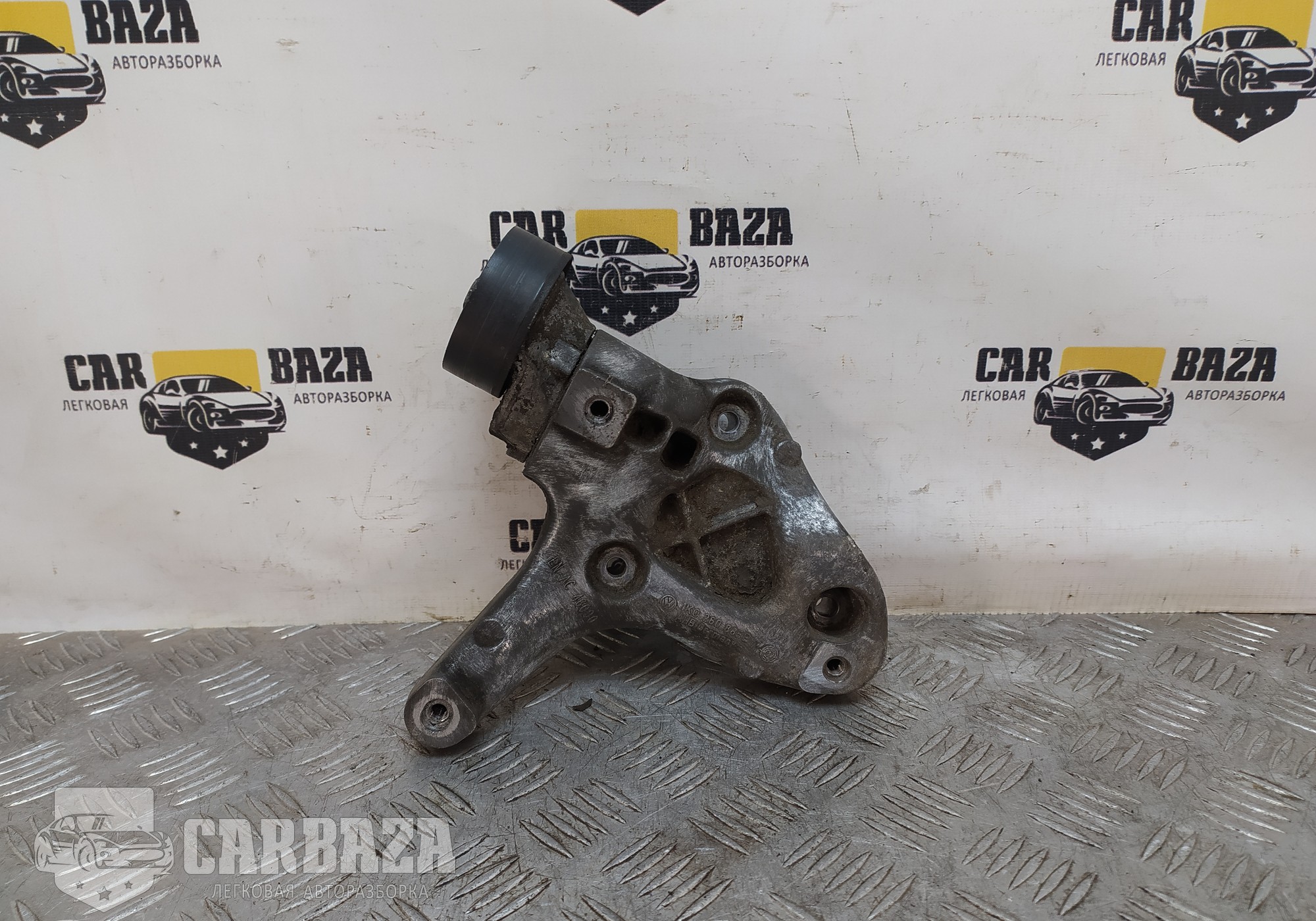 1K0260885B Кронштейн кондиционера для Volkswagen Scirocco III (с 2008)