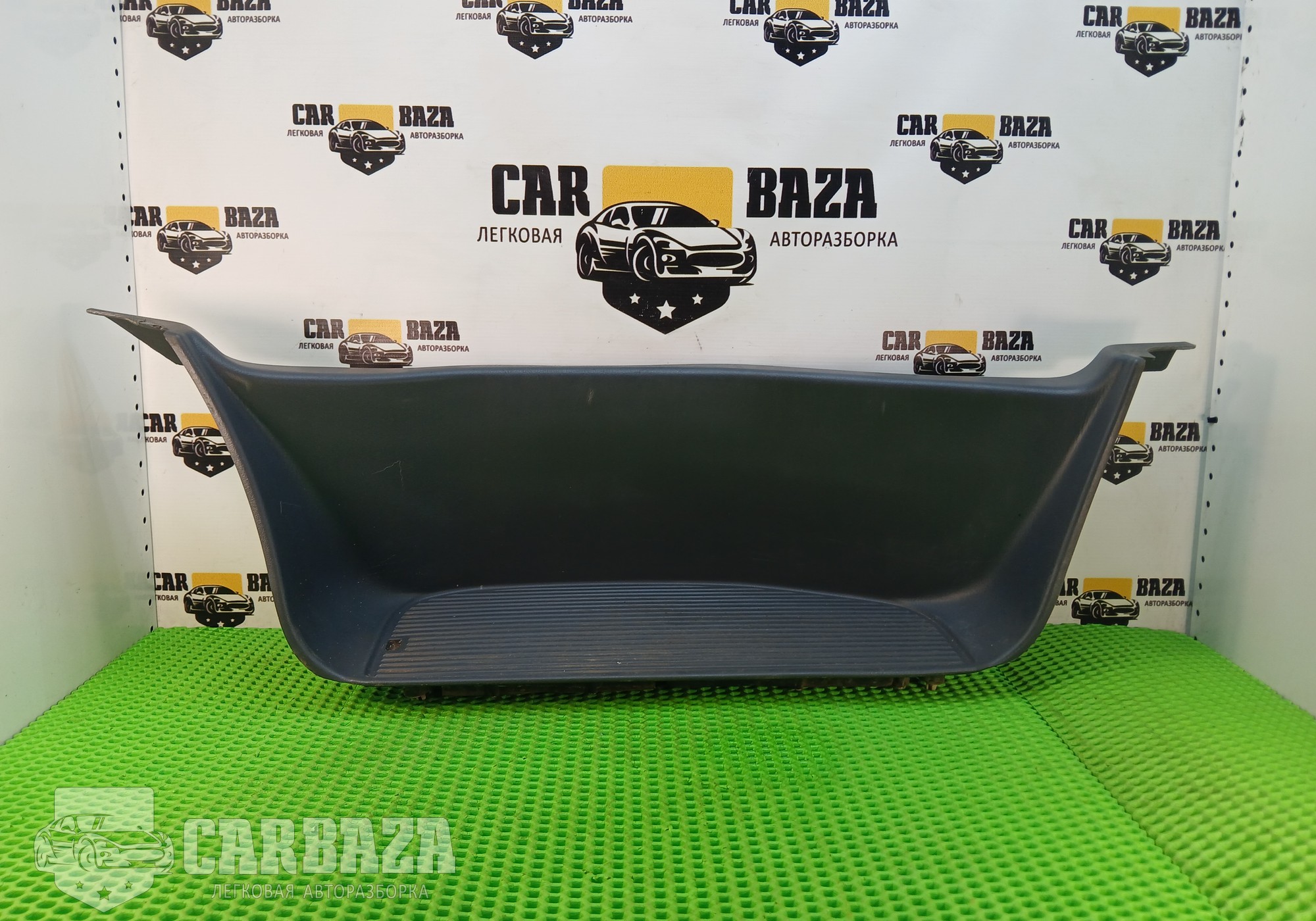 6791426020 Ступень порога левая для Toyota Granvia I (с 1995 по 2002)