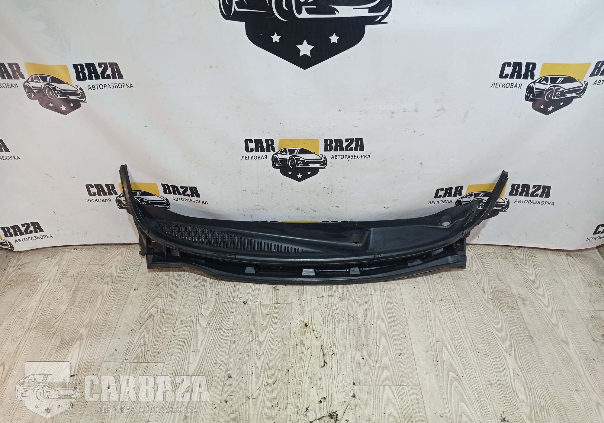 668629U100 Решетка стеклоочистителя E11 для Nissan Note I (с 2006 по 2013)