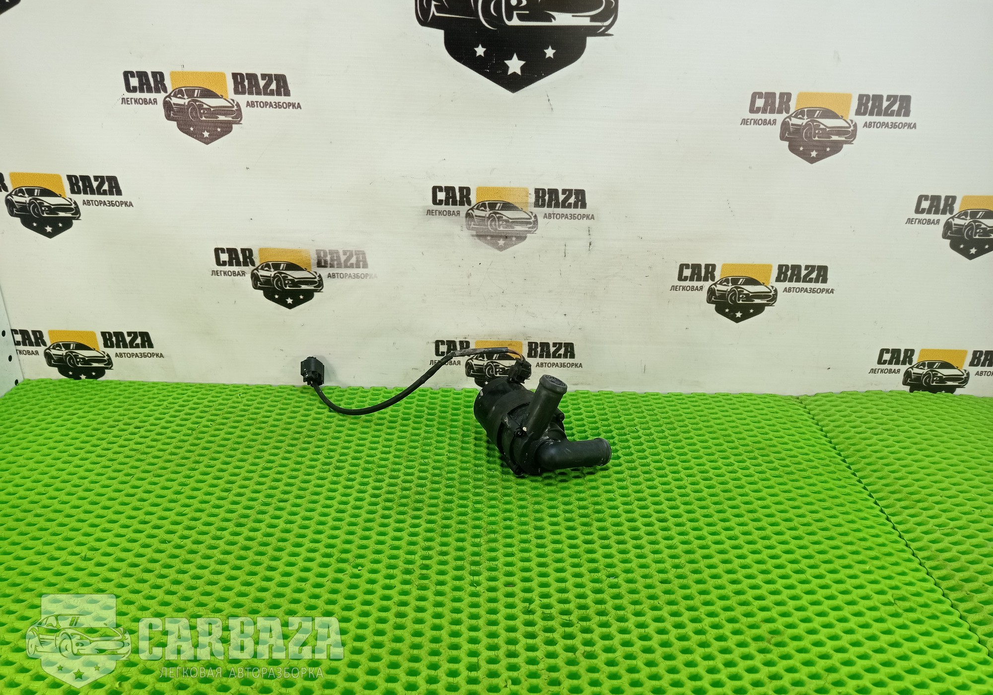 9017983A Насос водяной (помпа) webasto для Land Rover Range Rover Sport I (с 2005 по 2013)