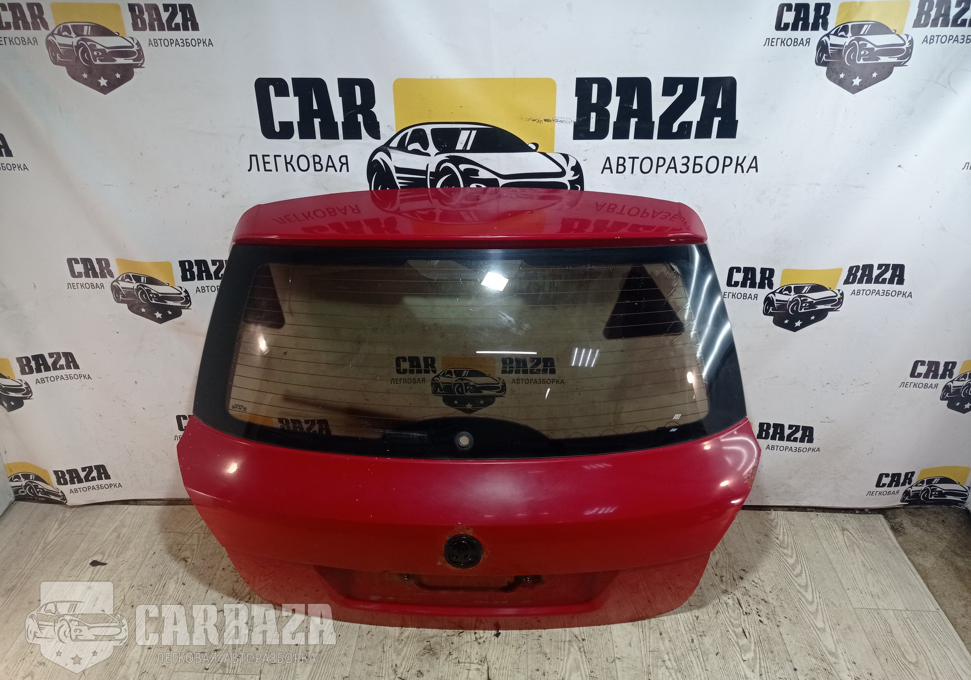 5J6827025C Крышка багажника хэтчбэк для Skoda Fabia II (с 2006 по 2014)