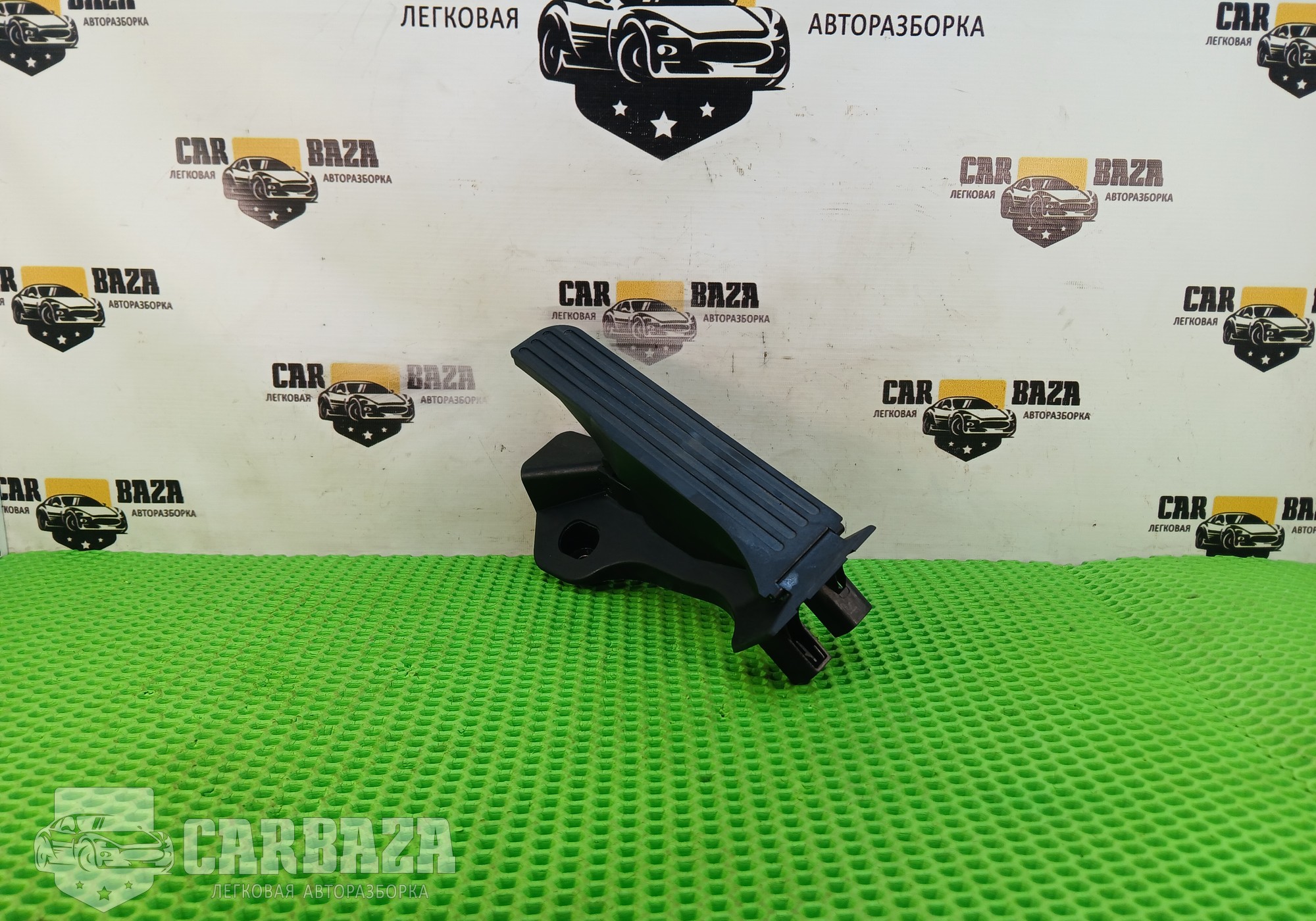 1K1723503R Педаль газа