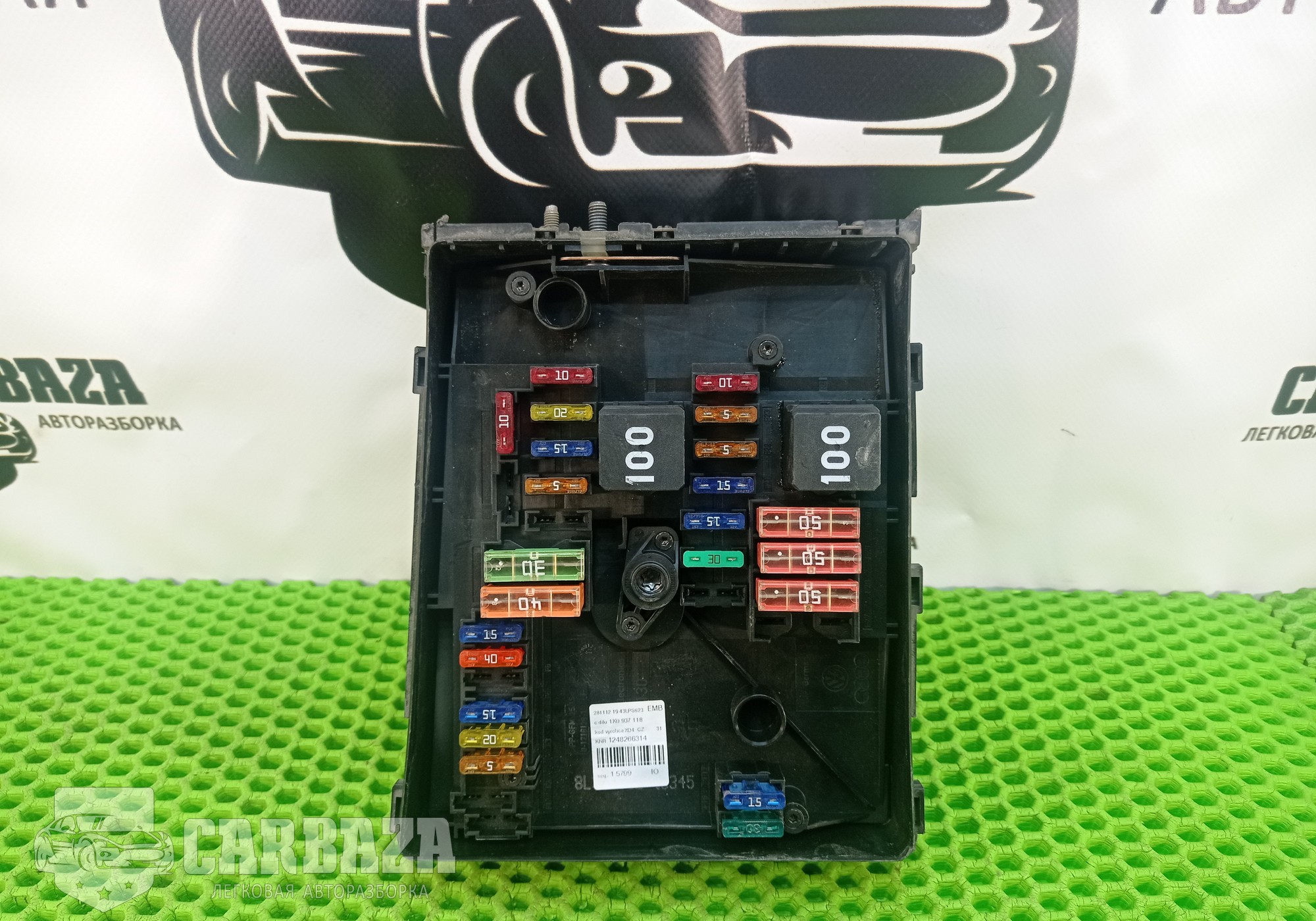 1K0937118 Блок предохранителей подкапотный