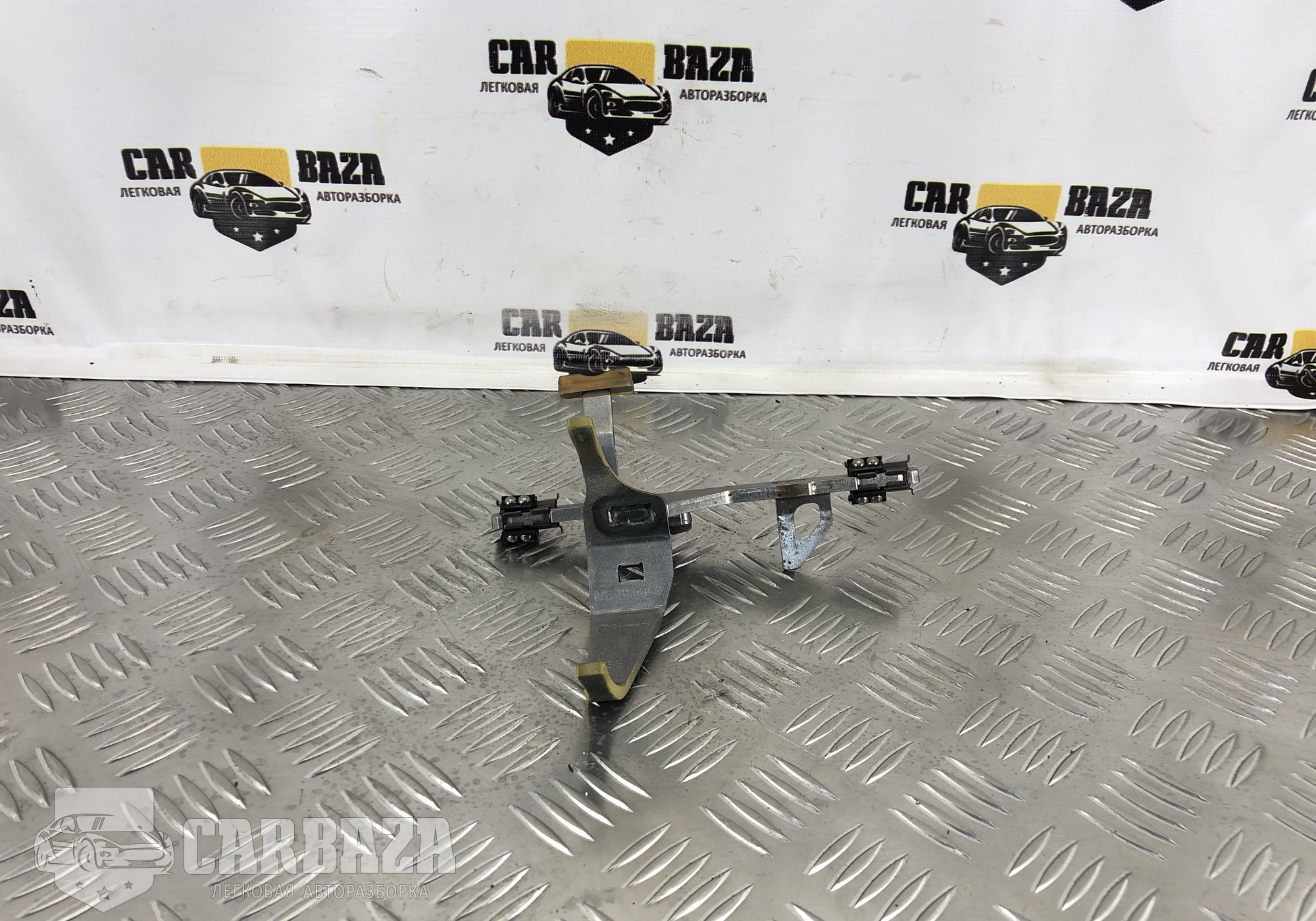 02E311570D Вилка переключения передач DSG6 R-6 для Volkswagen Passat B6 (с 2005 по 2011)