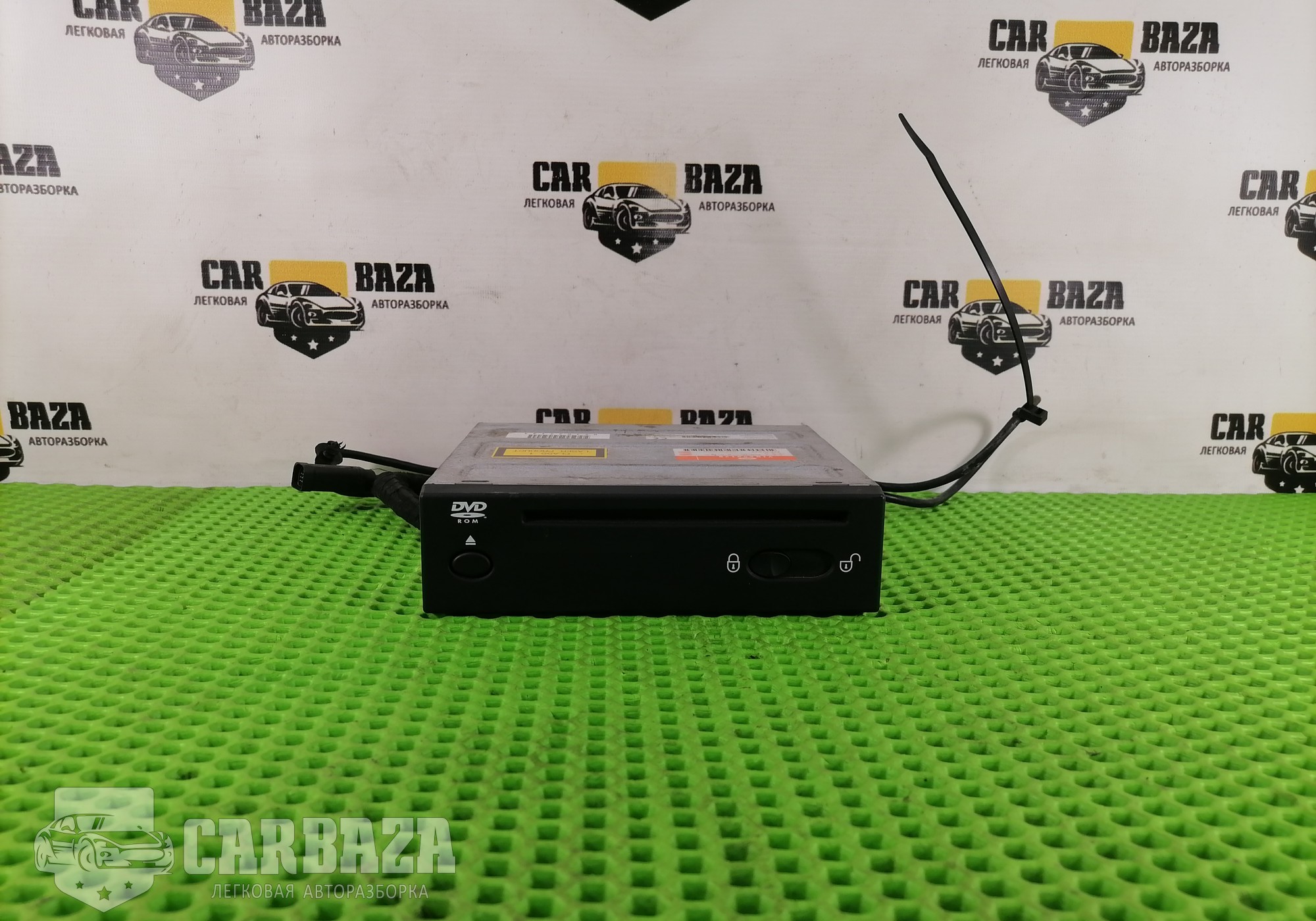 YIB500120 Проигрыватель CD/DVD для Land Rover Range Rover III (с 2002 по 2012)
