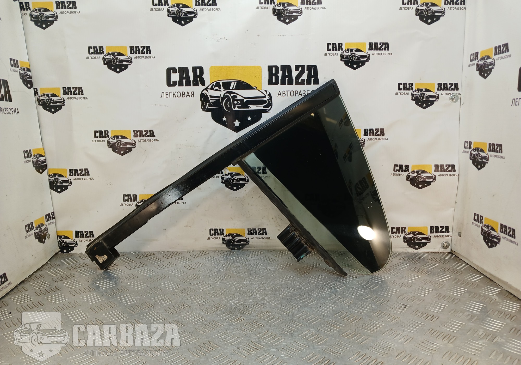 3C8845215 Стекло двери заднее левое для Volkswagen Passat CC (с 2008 по 2017)