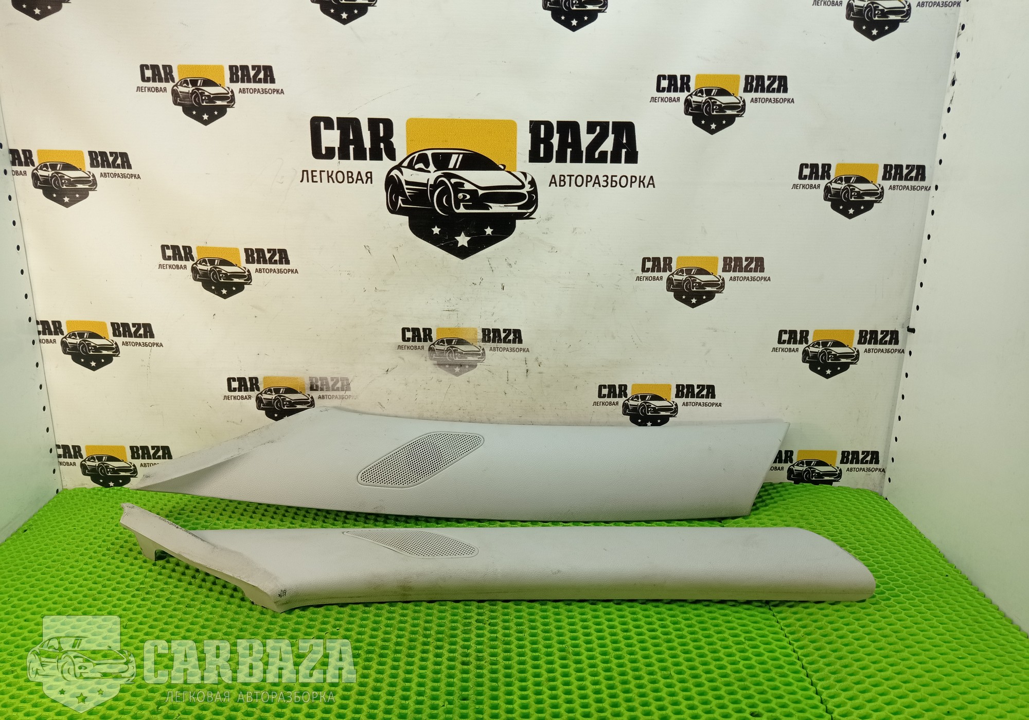 1K0819233 Накладки передних стоек для Skoda Fabia II (с 2006 по 2014)