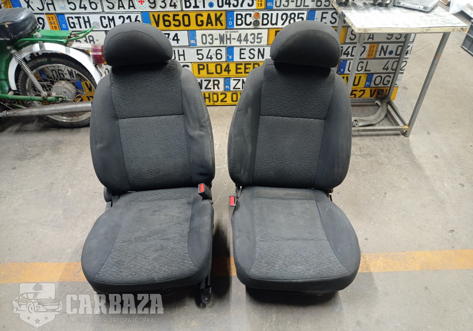 Сиденья передние