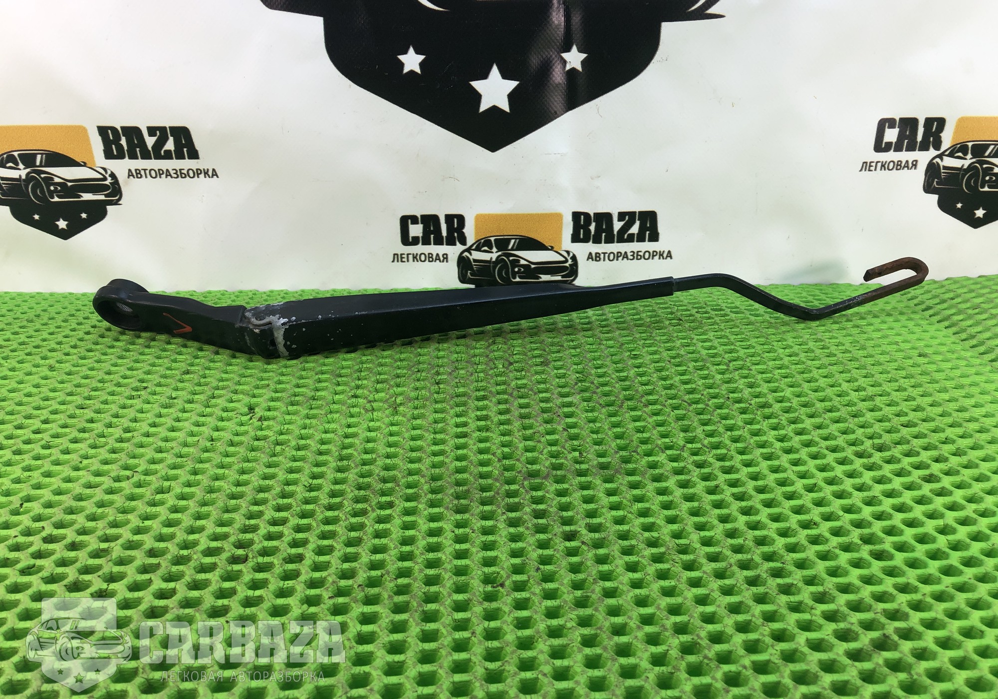 28881EM30A Поводок стеклоочистителя левый для Nissan Tiida I (с 2004 по 2014)