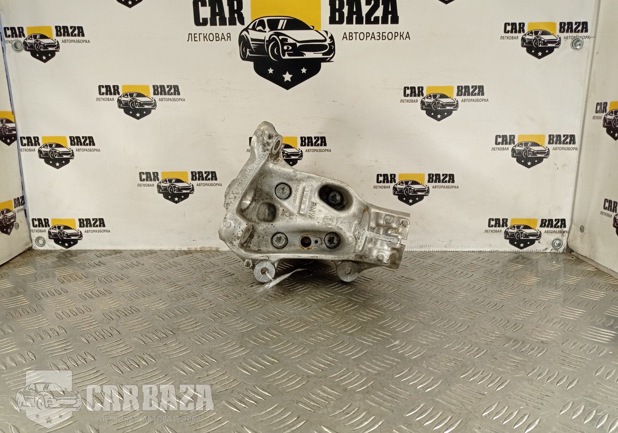 31216792286 Кулак поворотный передний правый R для BMW 2