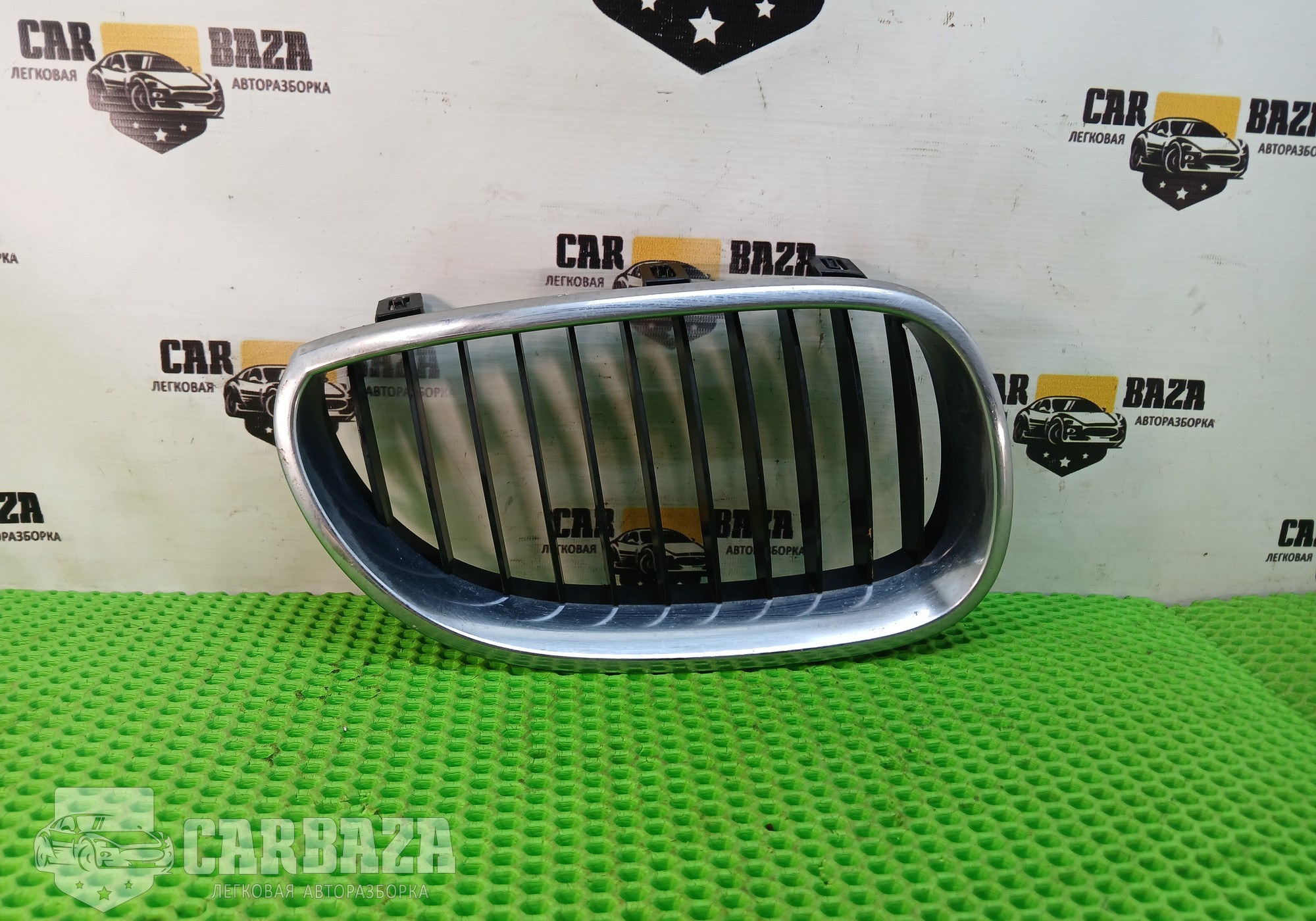 51137027062 Решетка радиатора правая для BMW 5 E60/E61 (с 2004 по 2010)