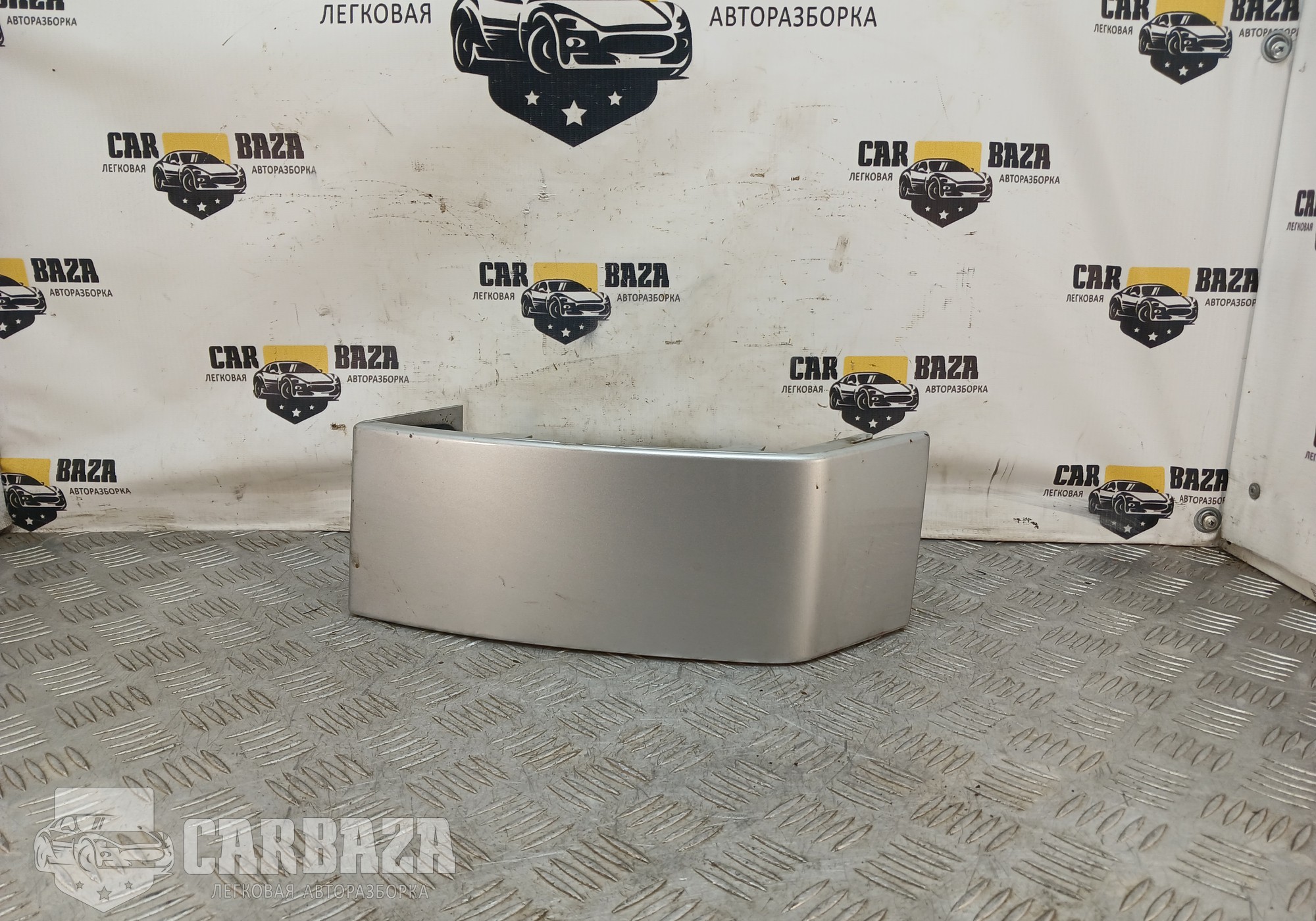 30698133 Накладка бампера левая для Volvo XC90 I (с 2002 по 2014)