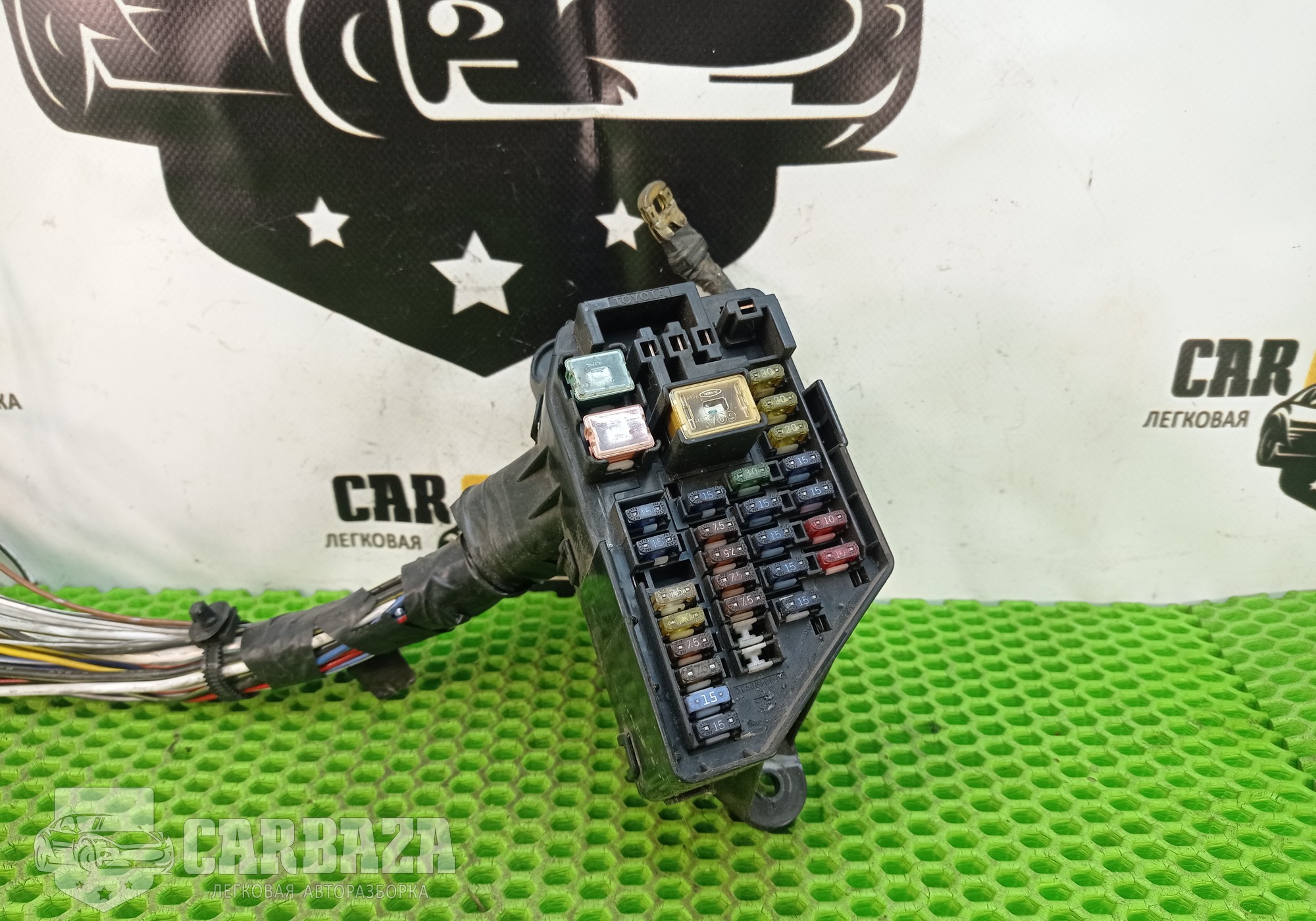 8261026070 Блок предохранителей подкапотный для Toyota Granvia I (с 1995 по 2002)