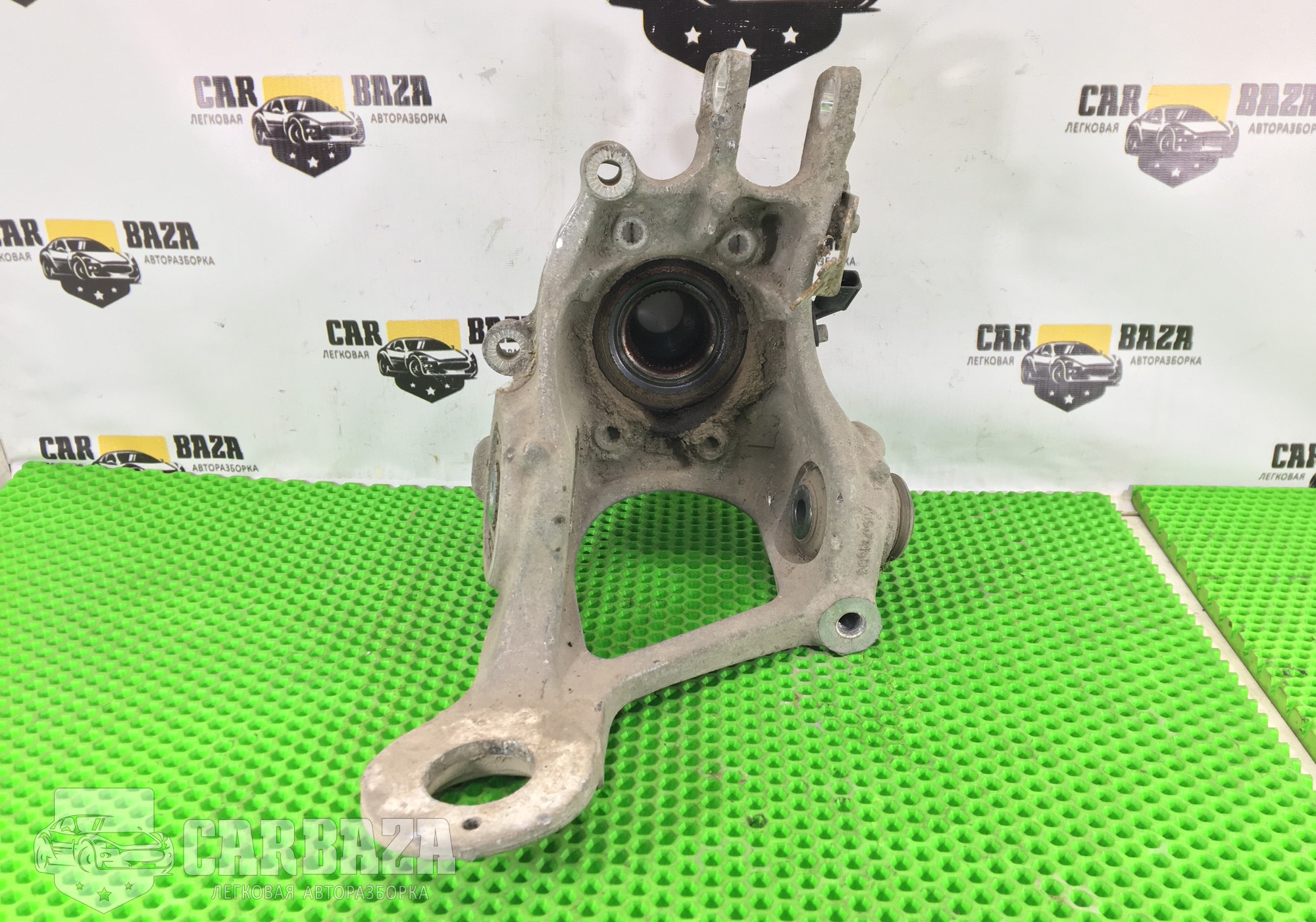 8K0505432AE Кулак поворотный задний правый R для Audi A4 Allroad