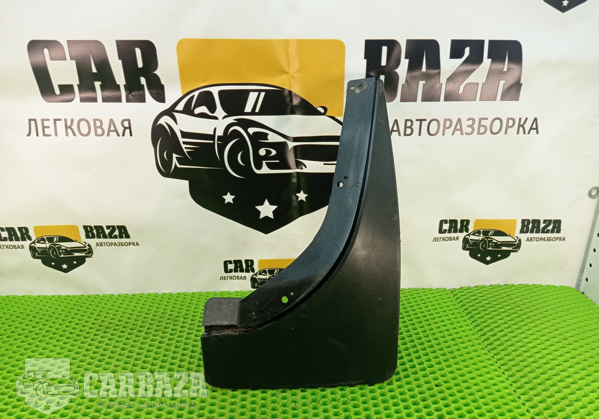 5J6821822 Брызговик задний правый для Skoda Fabia II (с 2006 по 2014)