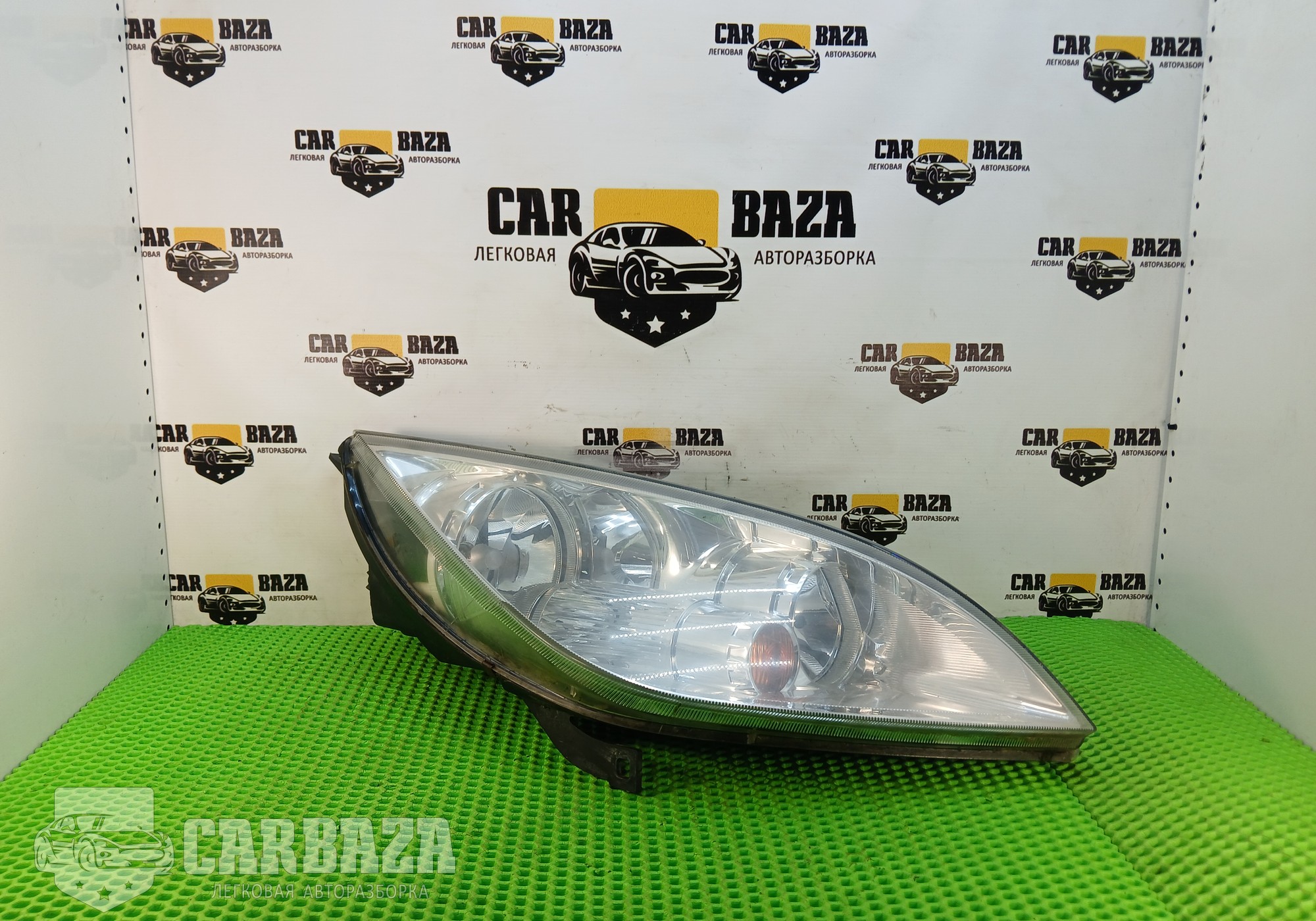 MR957354 Фара передняя правая для Mitsubishi Colt VI (с 2002 по 2012)
