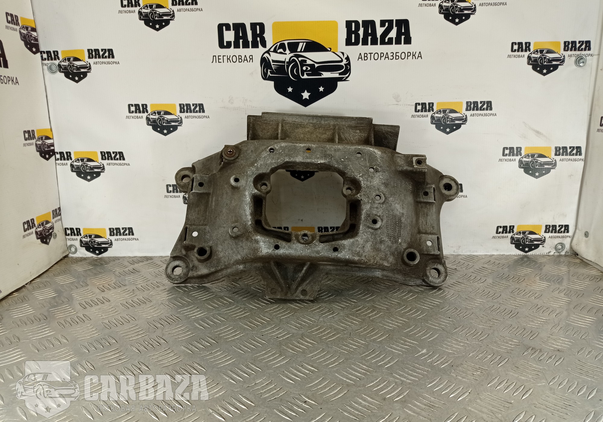 8K0399263BH Кронштейн КПП для Audi A4