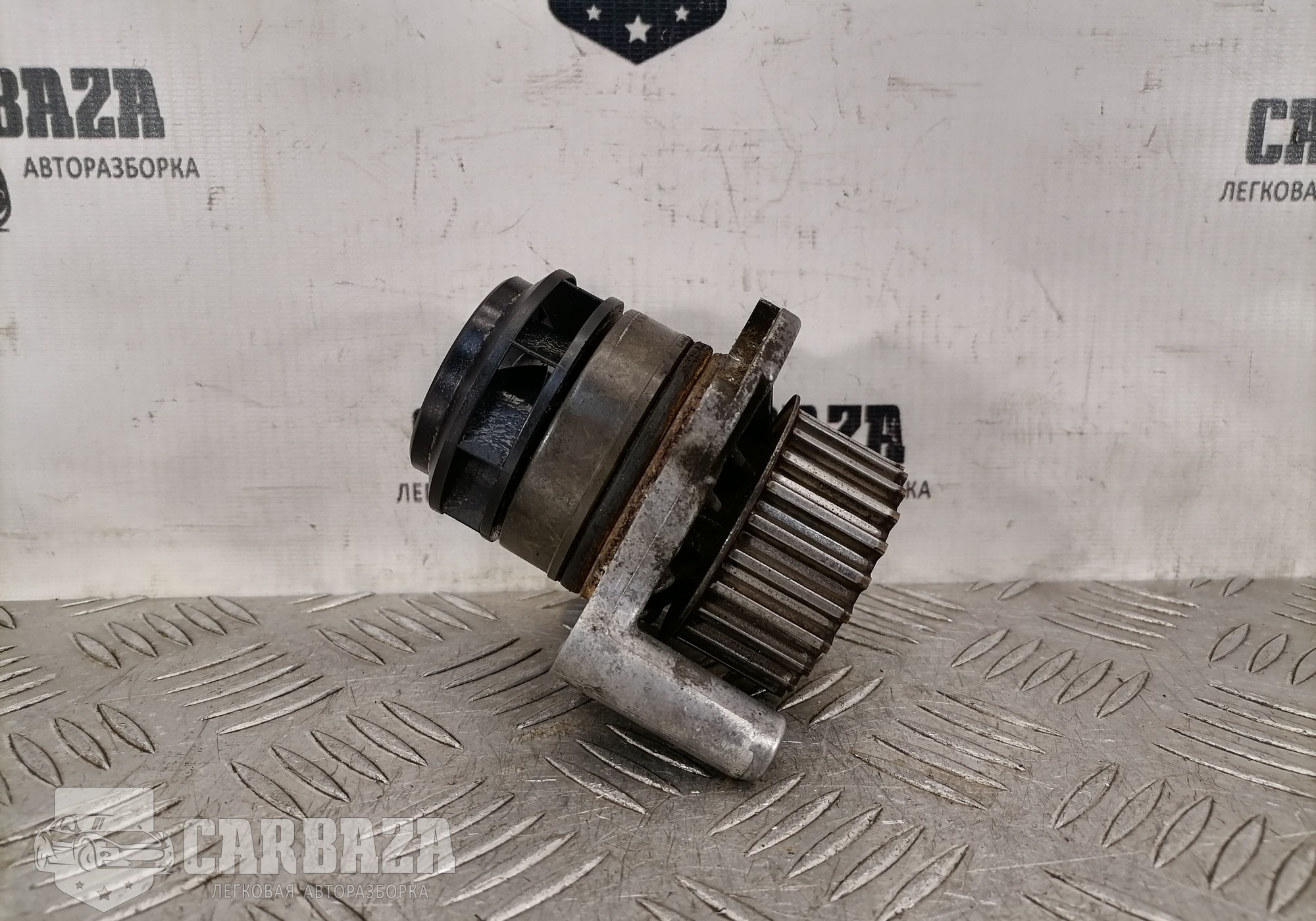 06A121031C Насос водяной (помпа) для Volkswagen Passat