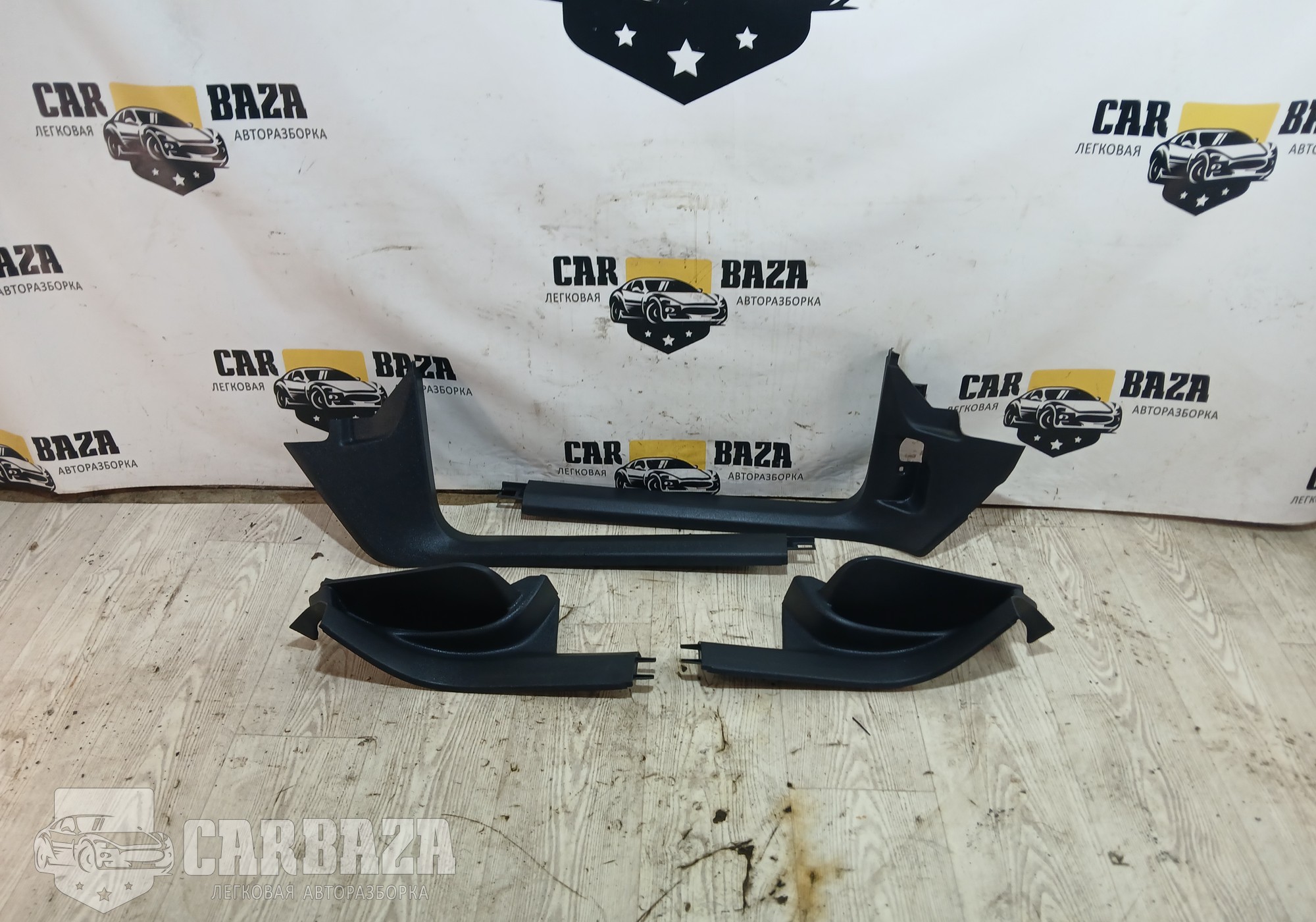 5N0863483B Накладки порогов внутренние (комплект) для Volkswagen Tiguan I (с 2007 по 2017)