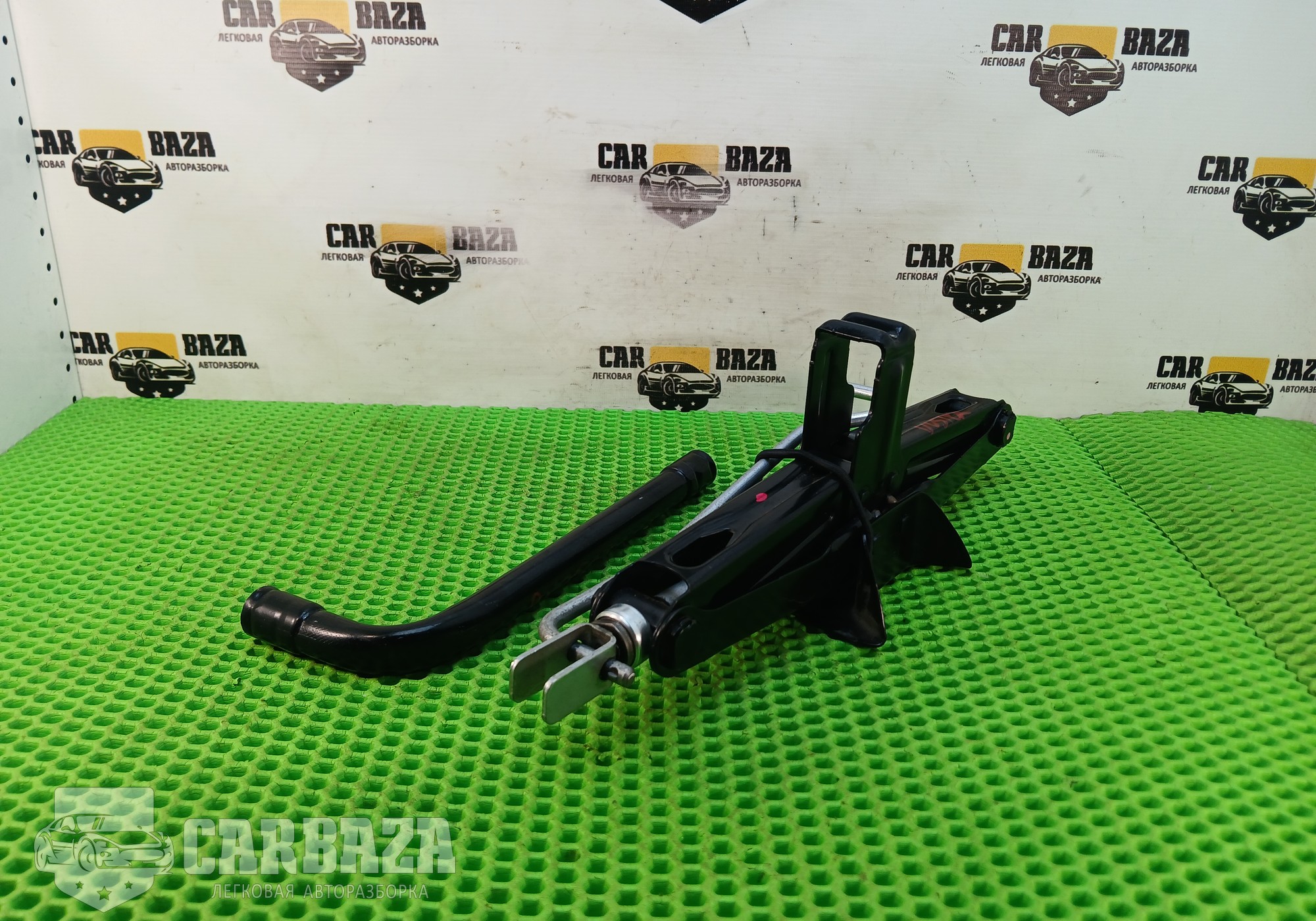 995506680R Домкрат+балоник для Renault Duster