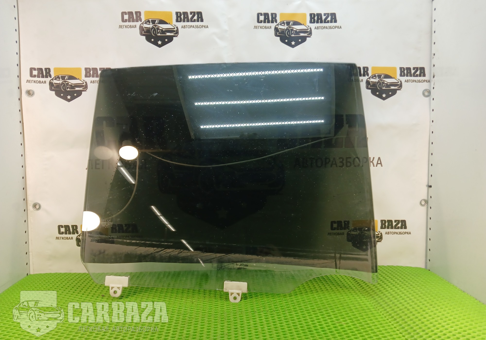 82300EL000 Стекло двери заднее правое С11 седан для Nissan Tiida I (с 2004 по 2014)