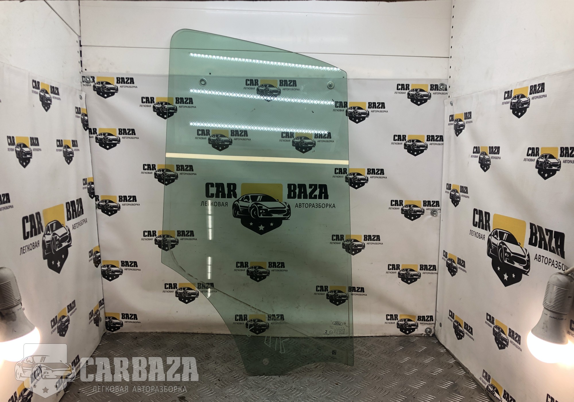 BK31V21410A Стекло двери переднее правое R для Ford Tourneo Custom