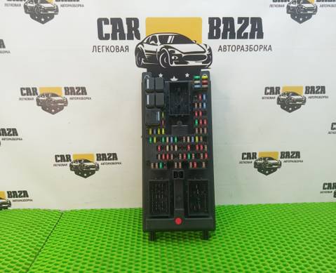 LR023567 Блок предохранителей салонный