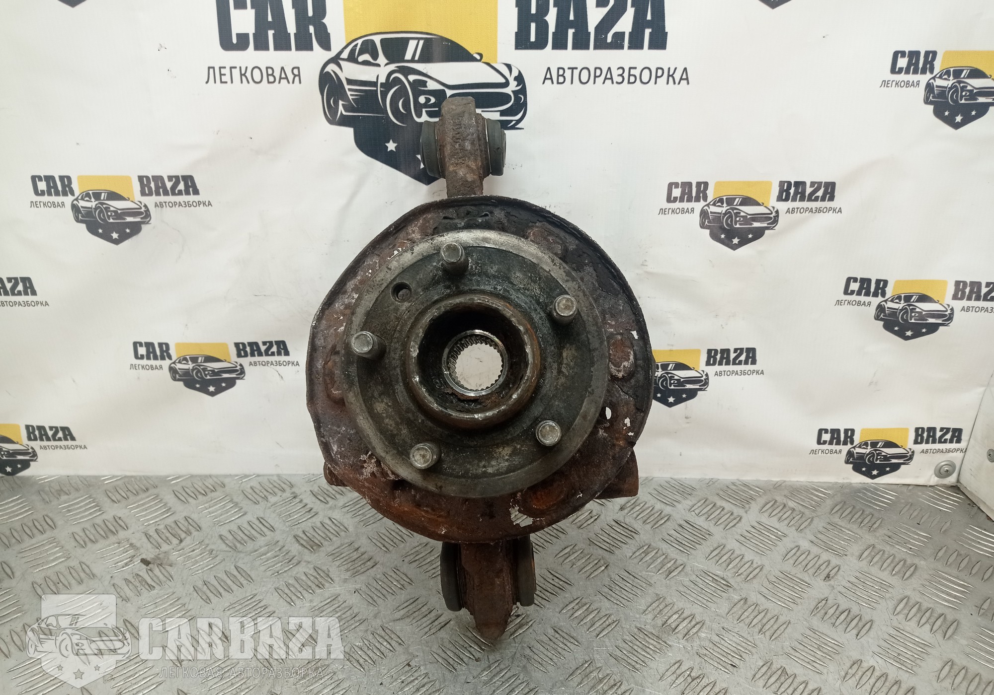 RLH500030 Кулак задний левый