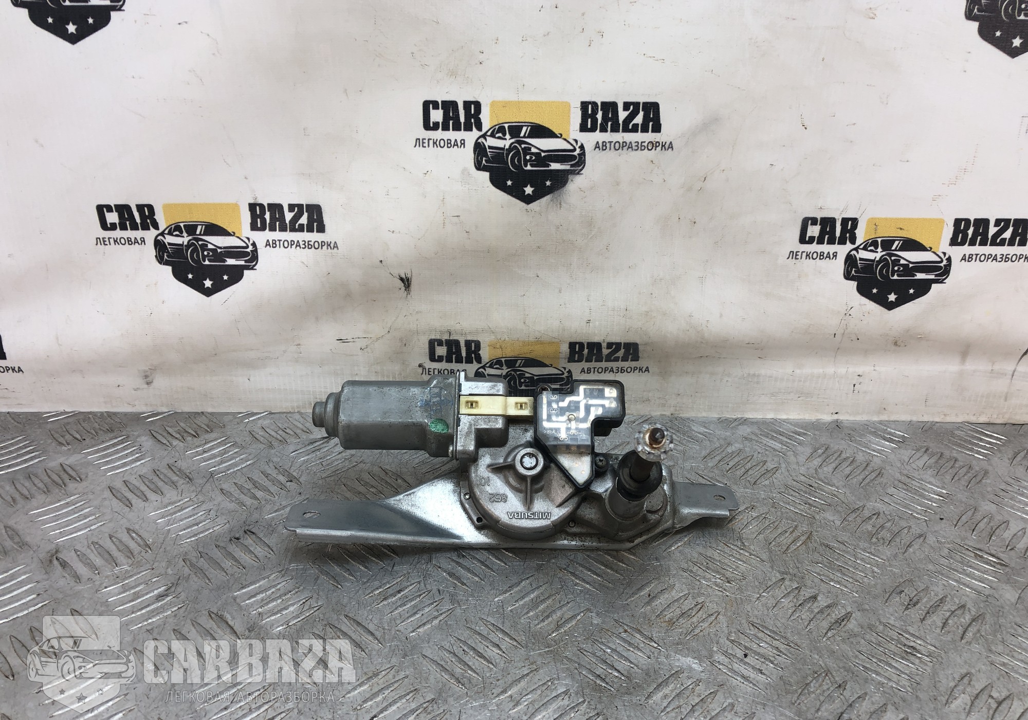 D65167450 Моторчик стеклоочистителя задний для Mazda 2 II (с 2007 по 2014)