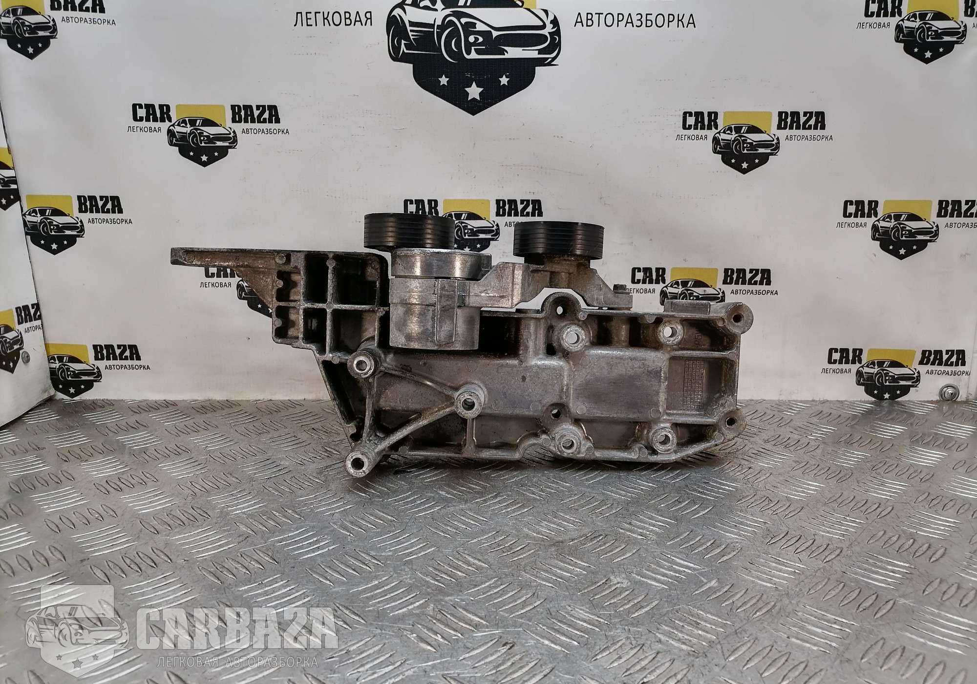 30757168 Кронштейн генератора для Volvo XC70