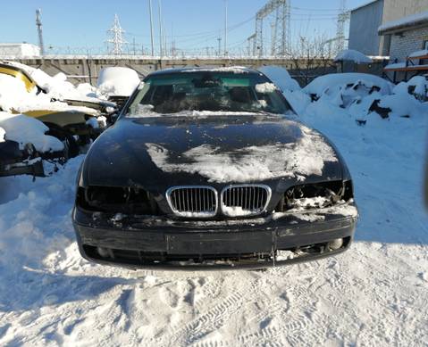 BMW 5 E39 2001 г. в разборе